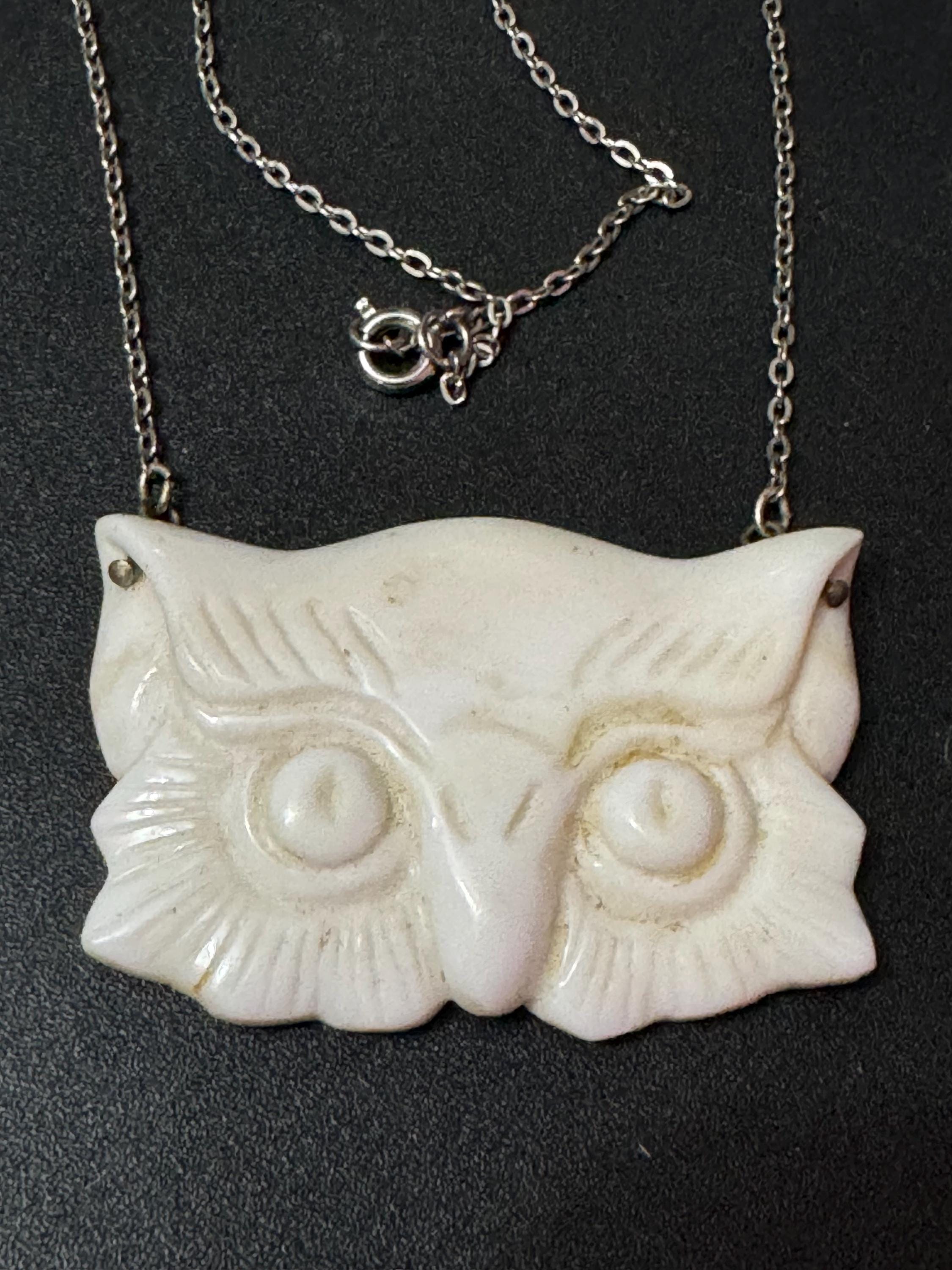 Unusual artisan white pressed glass owl pendant necklace 68cm