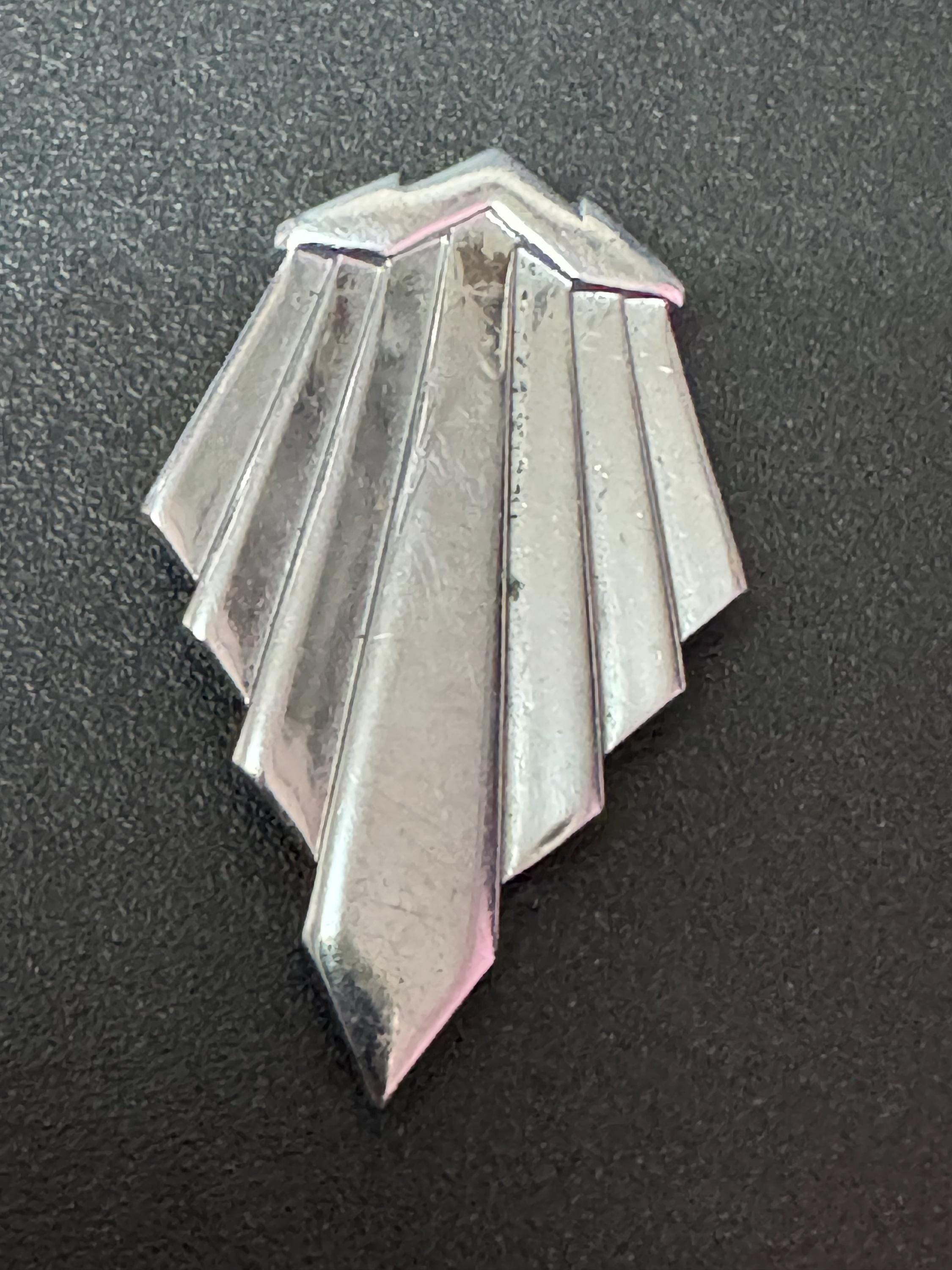 1 x Art Deco Chrome geometric fan dress clip