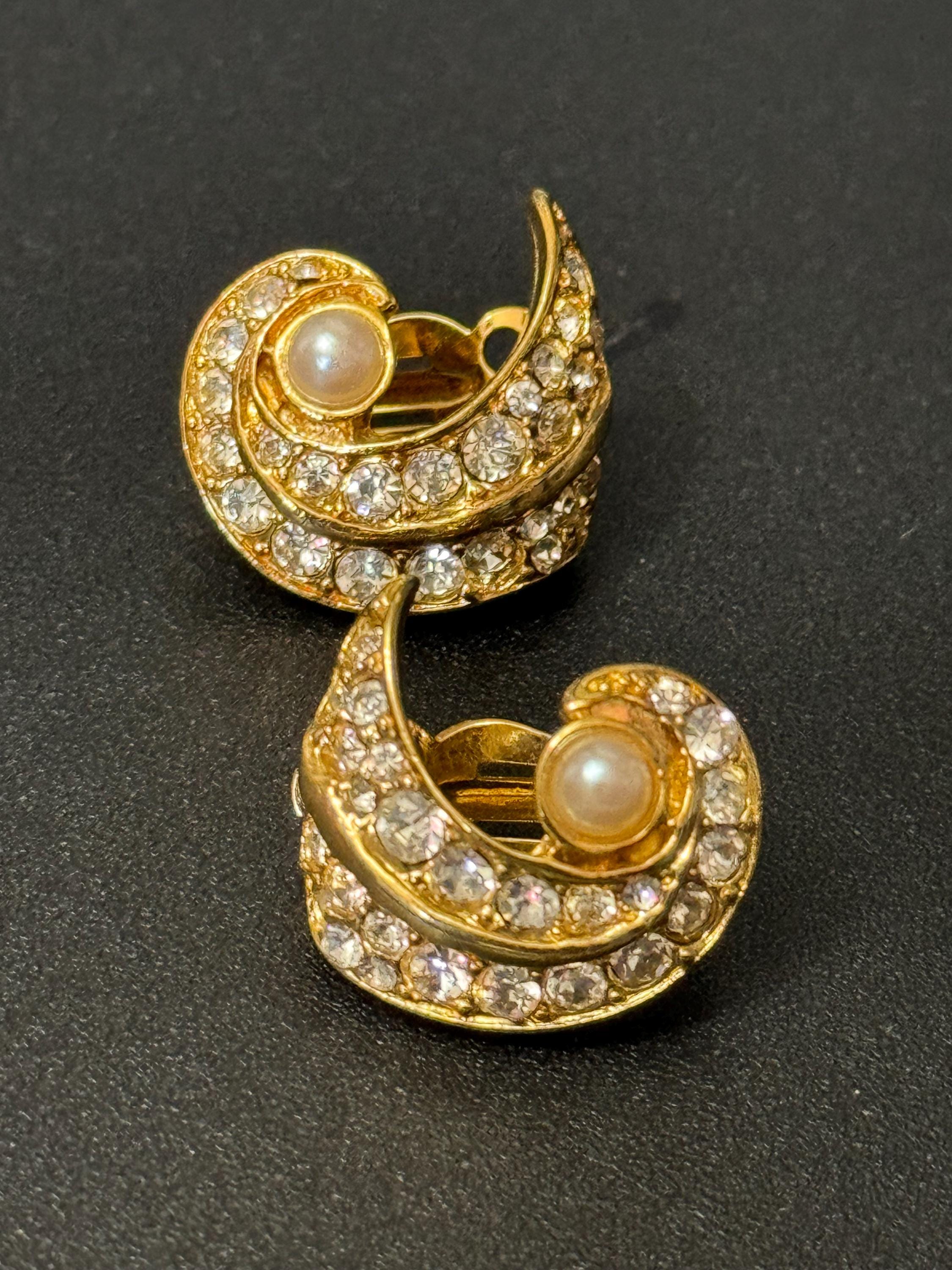 Faux pearl and Clear Diamanté paste gold tone swirl Clip On Earrings