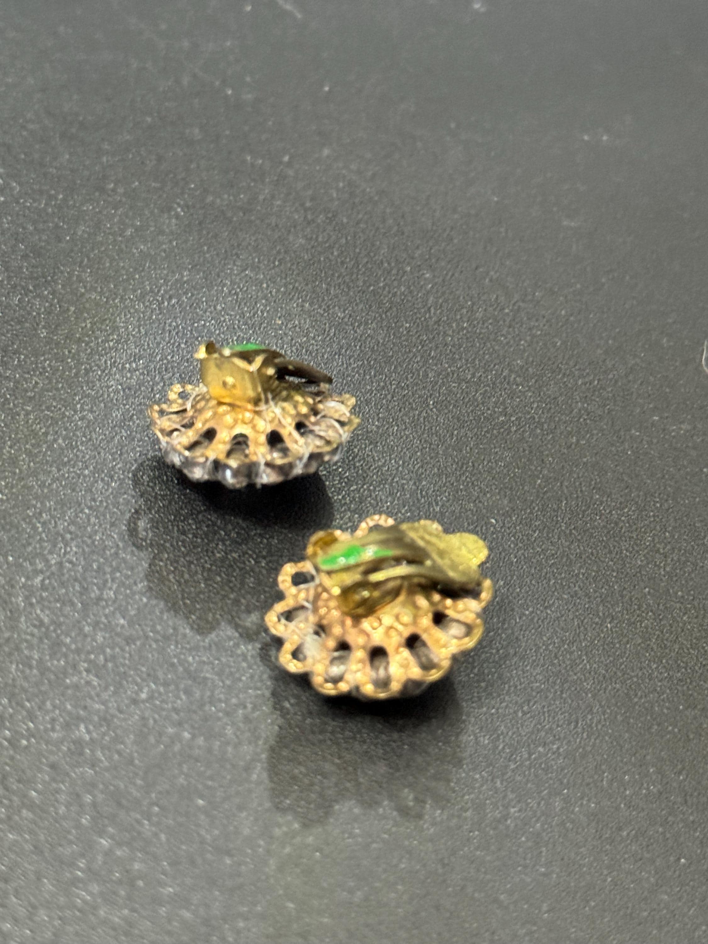 Vintage Small dainty round Clear Diamanté cluster gold tone Clip On Earrings