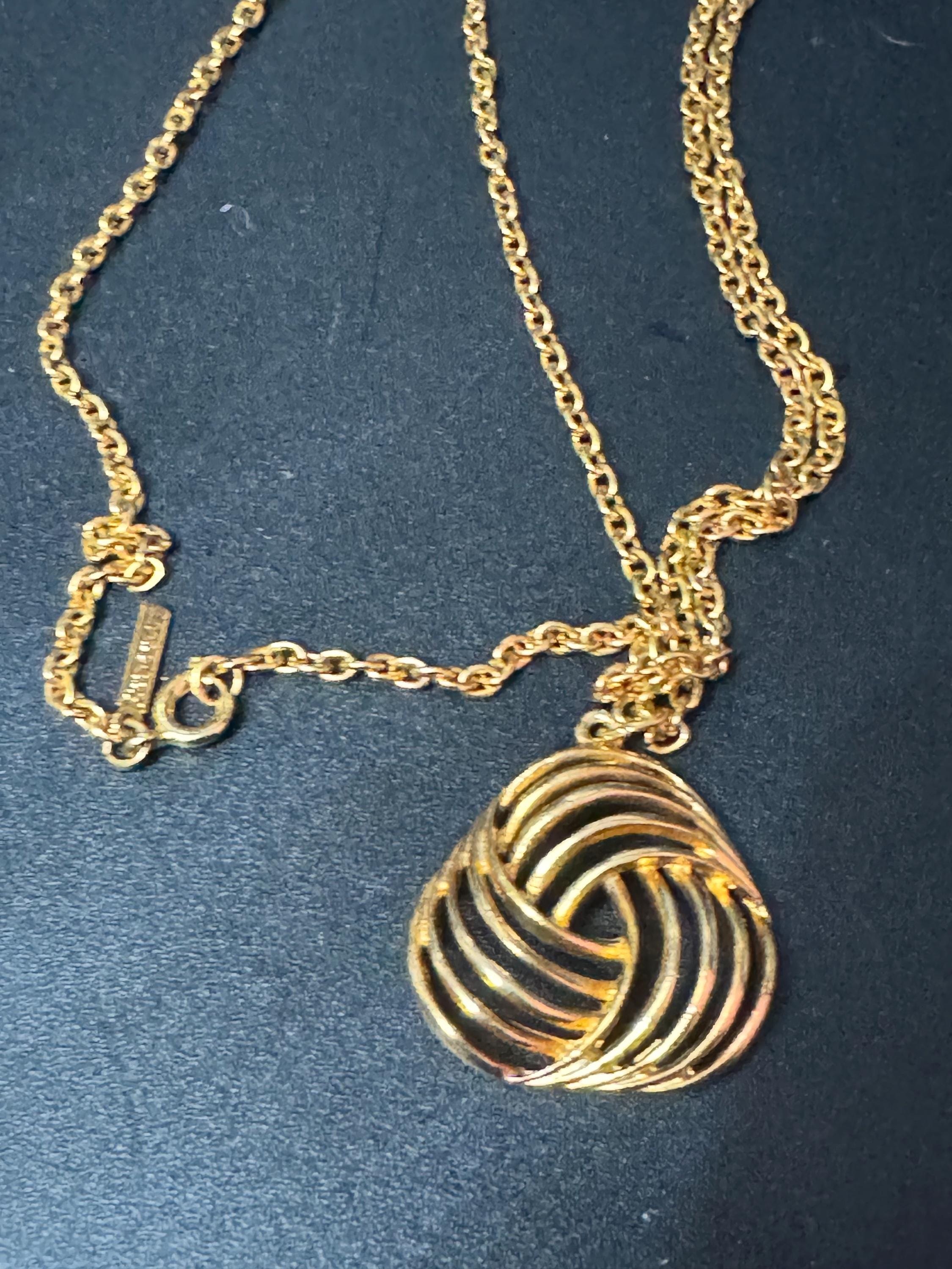 signed Coro abstract swirl gold tone pendant necklace vintage 54cm Corocraft