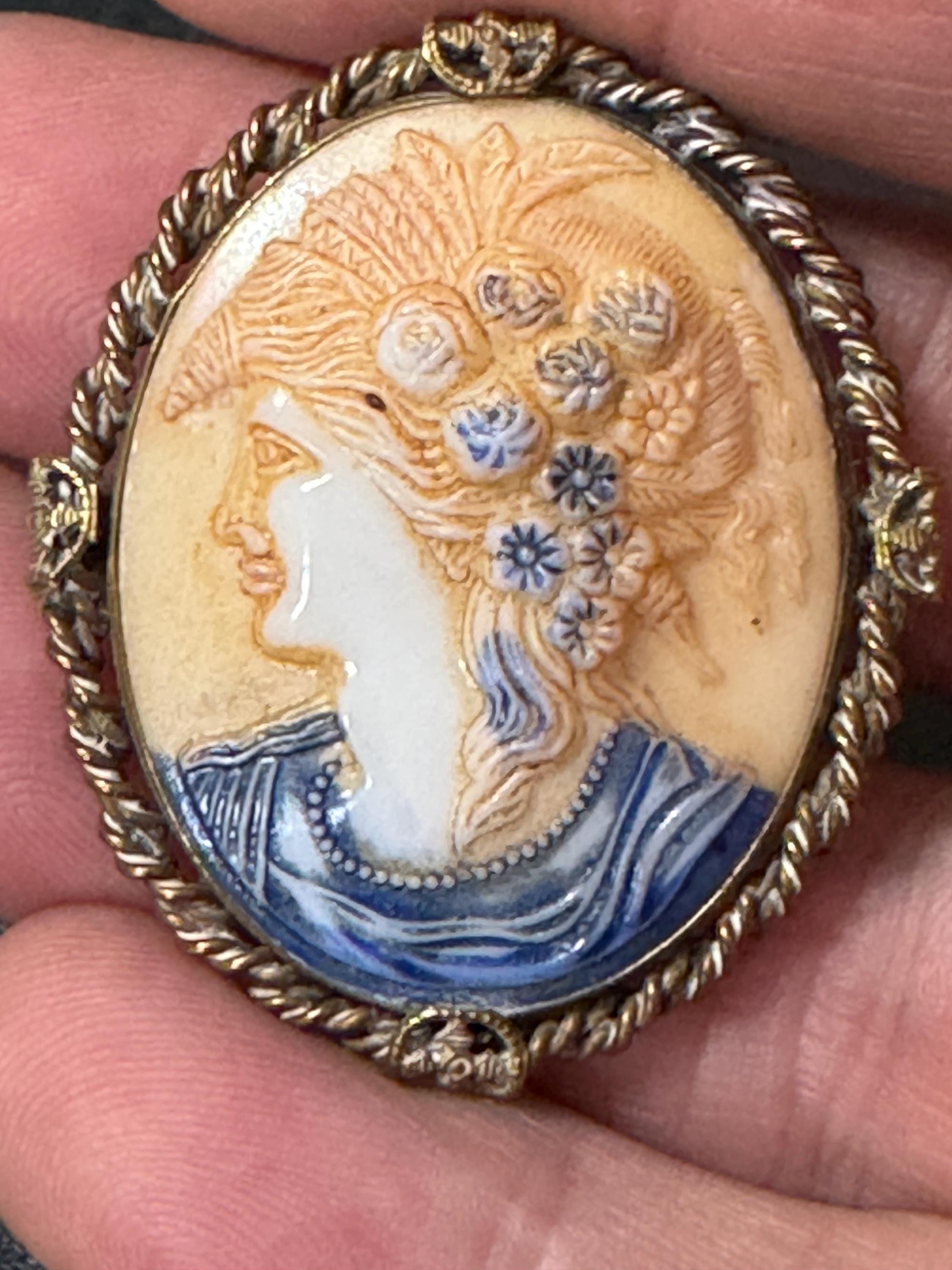 Vintage carved shell oval Cameo Brooch necklace blue beige tones