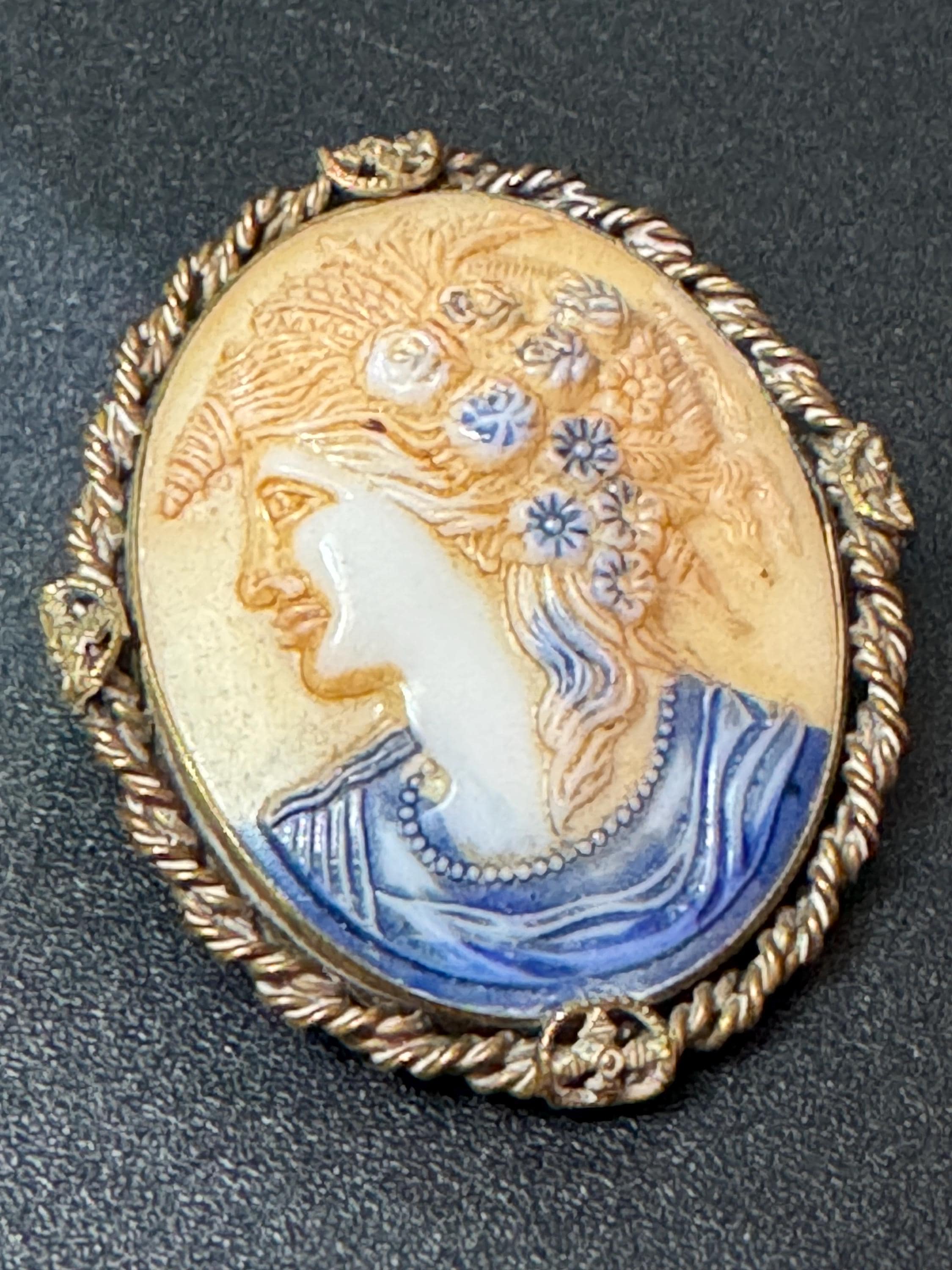Vintage carved shell oval Cameo Brooch necklace blue beige tones