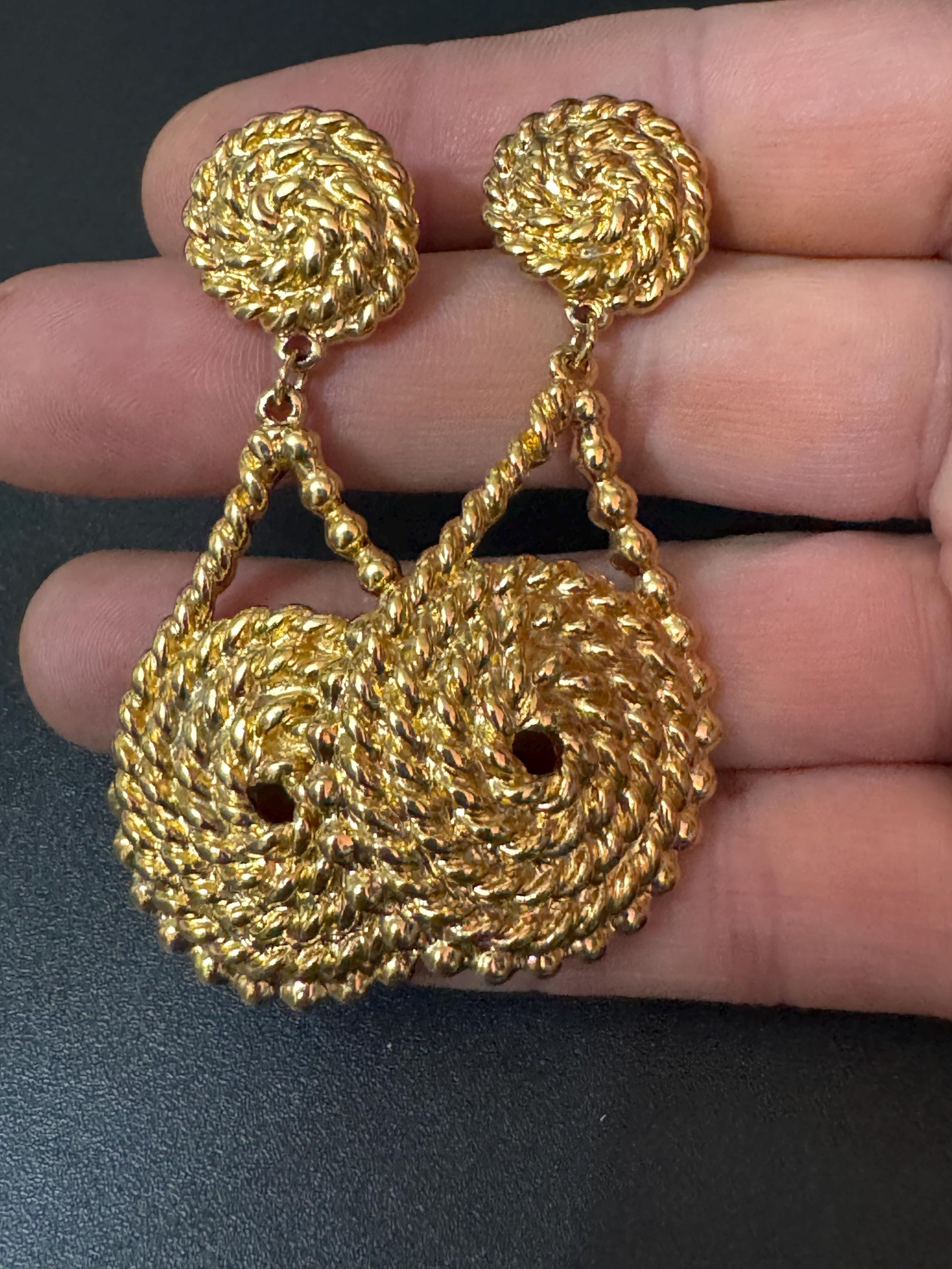 Retro 1980s oversized Geometric rope twist Drop Dropper Earrings for Pierced ears gold tone metal