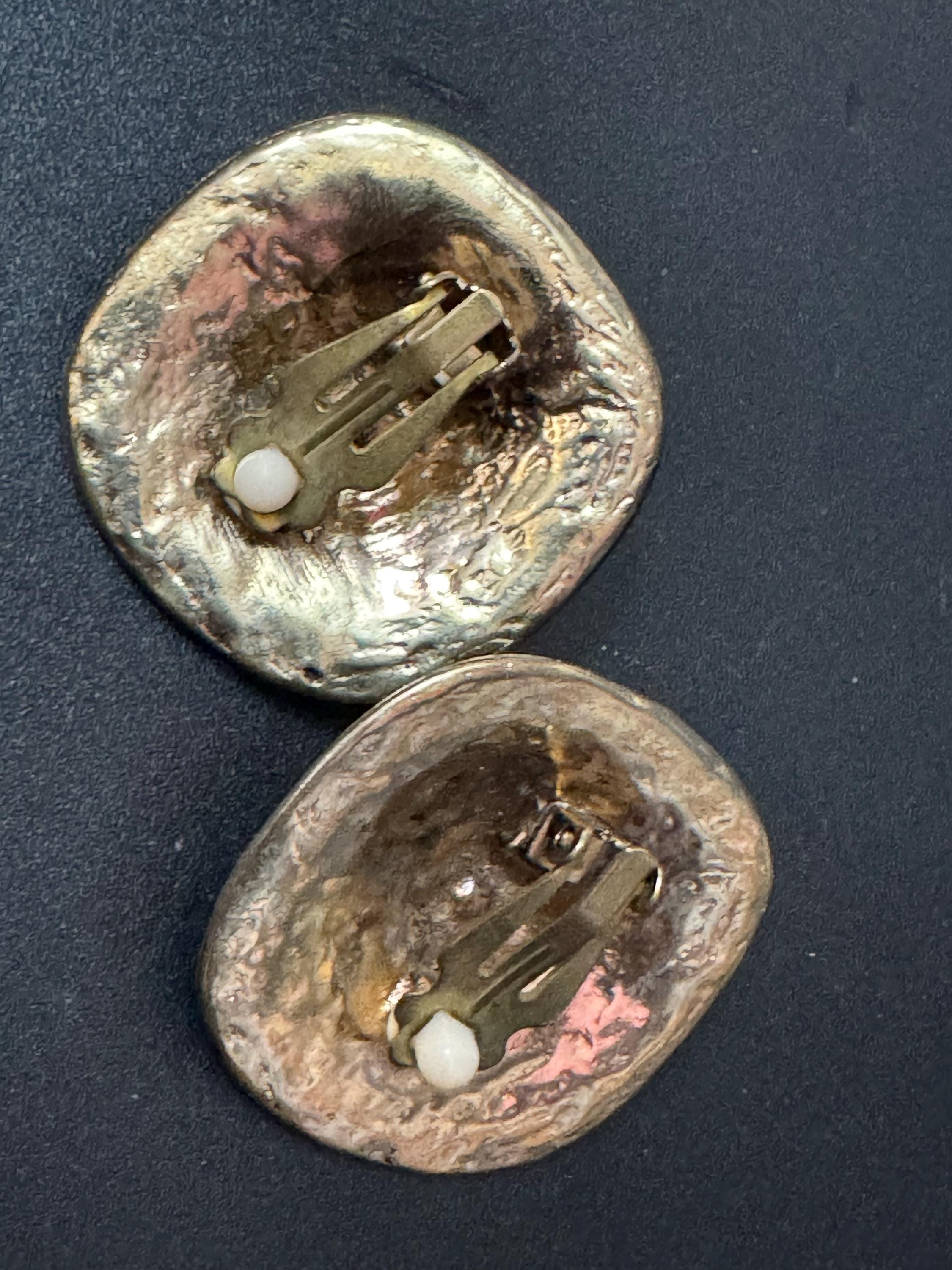 Vintage oversized Etruscan domed square clip on earrings with central faux pearl