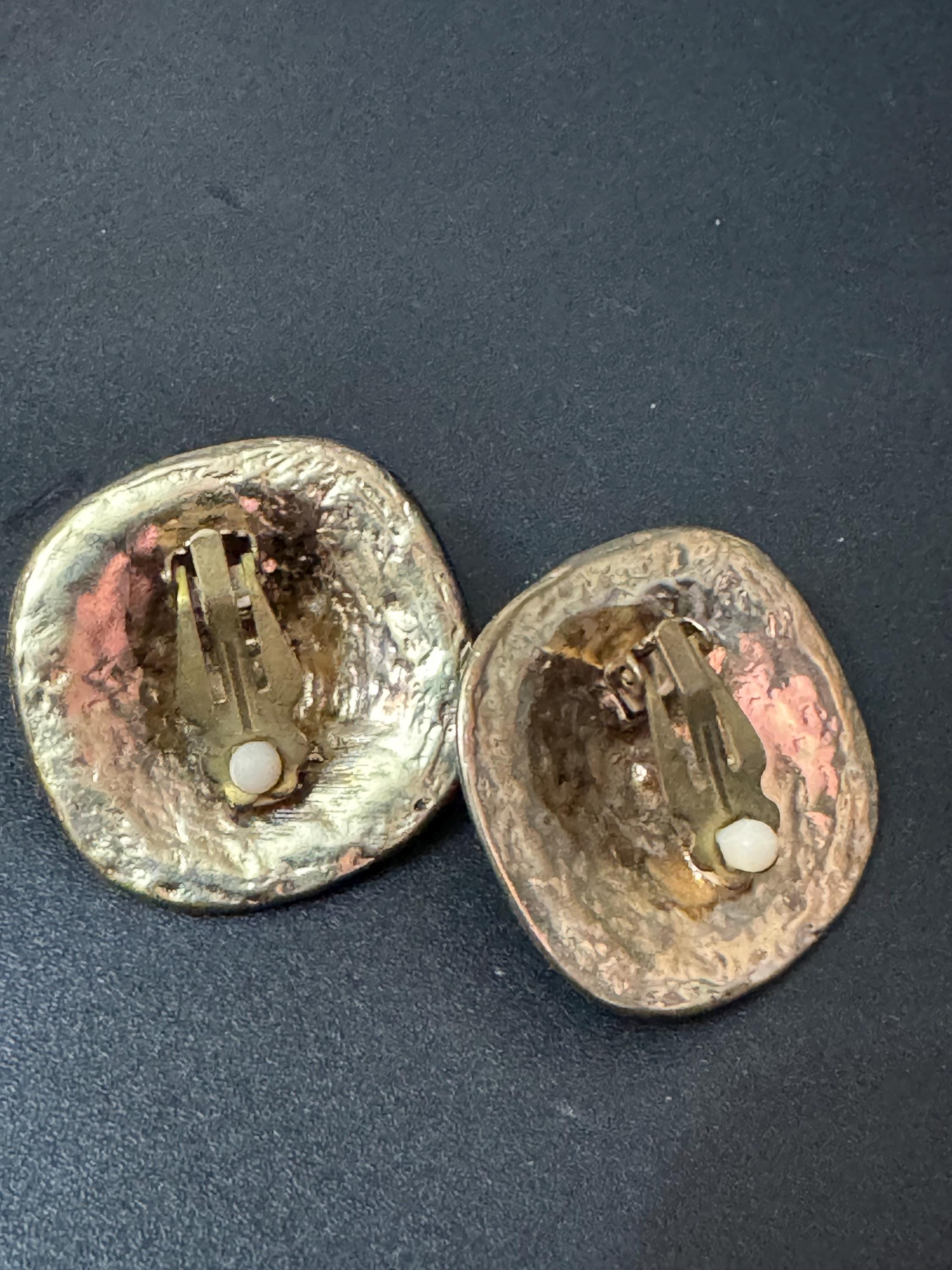 Vintage oversized Etruscan domed square clip on earrings with central faux pearl