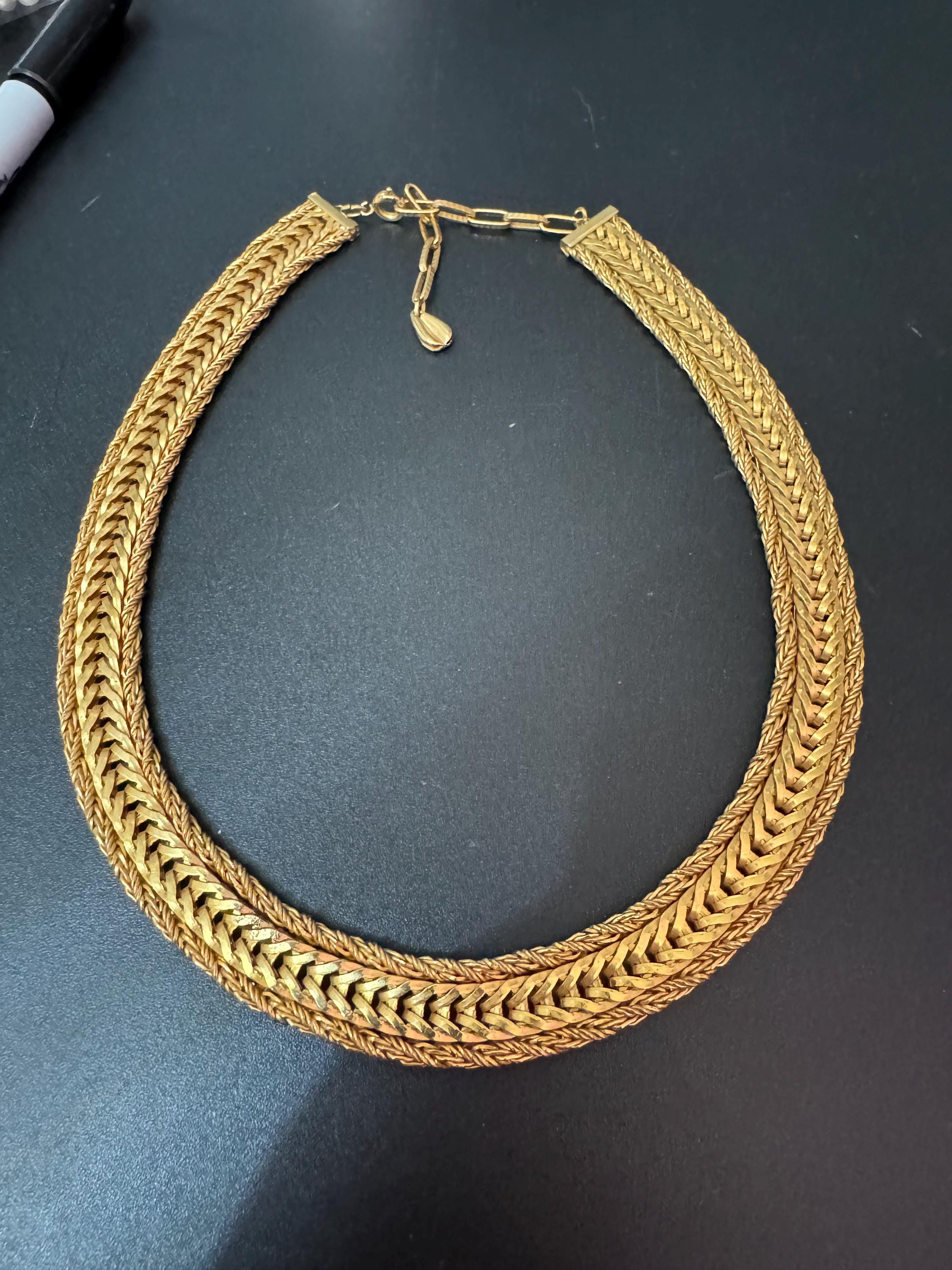 vintage modernist woven mesh gold choker necklace Vintage 1960s