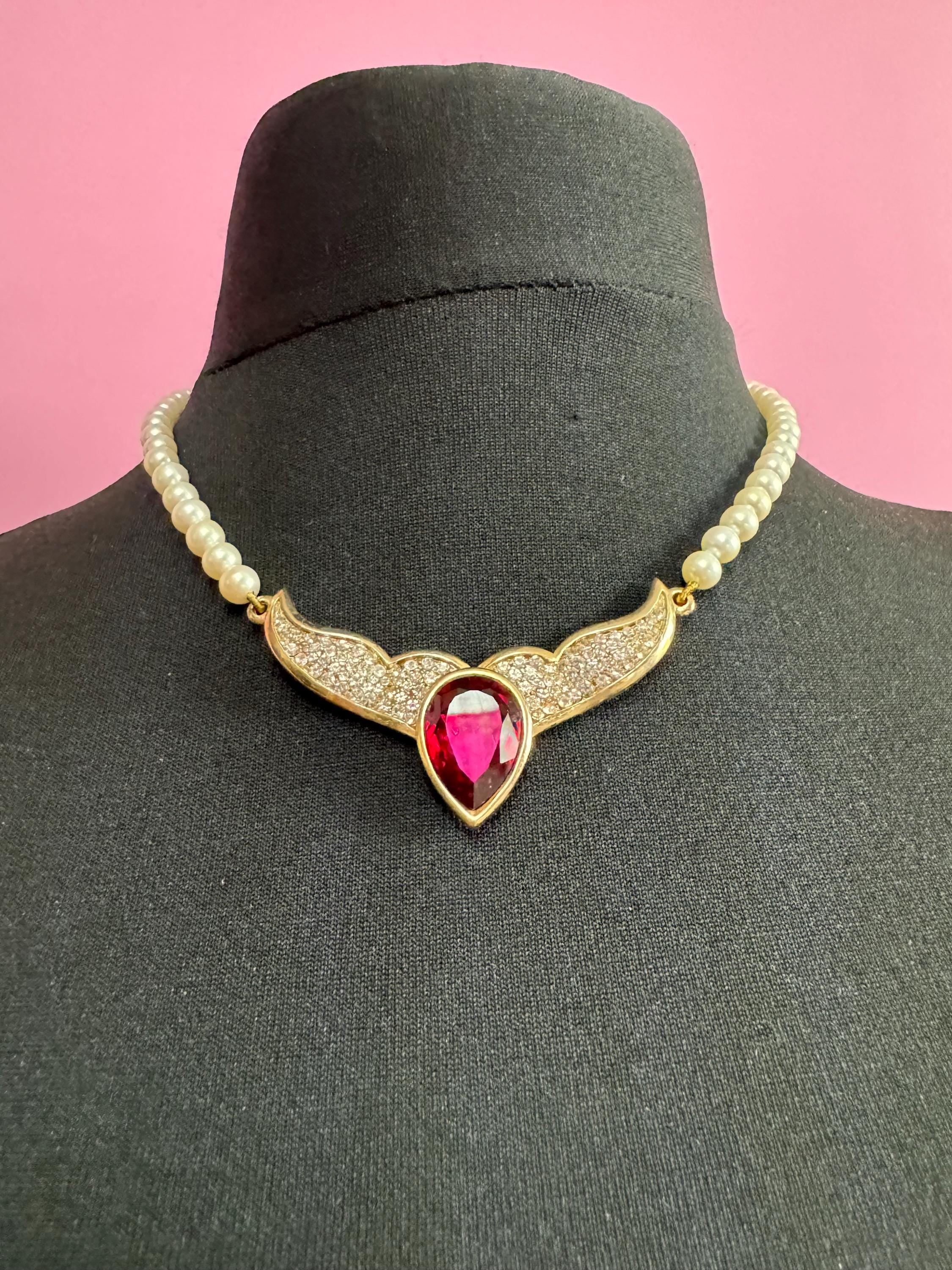 Retro White faux Pearl beaded necklace with Ruby Red and clear Rhinestone Diamante Pendant