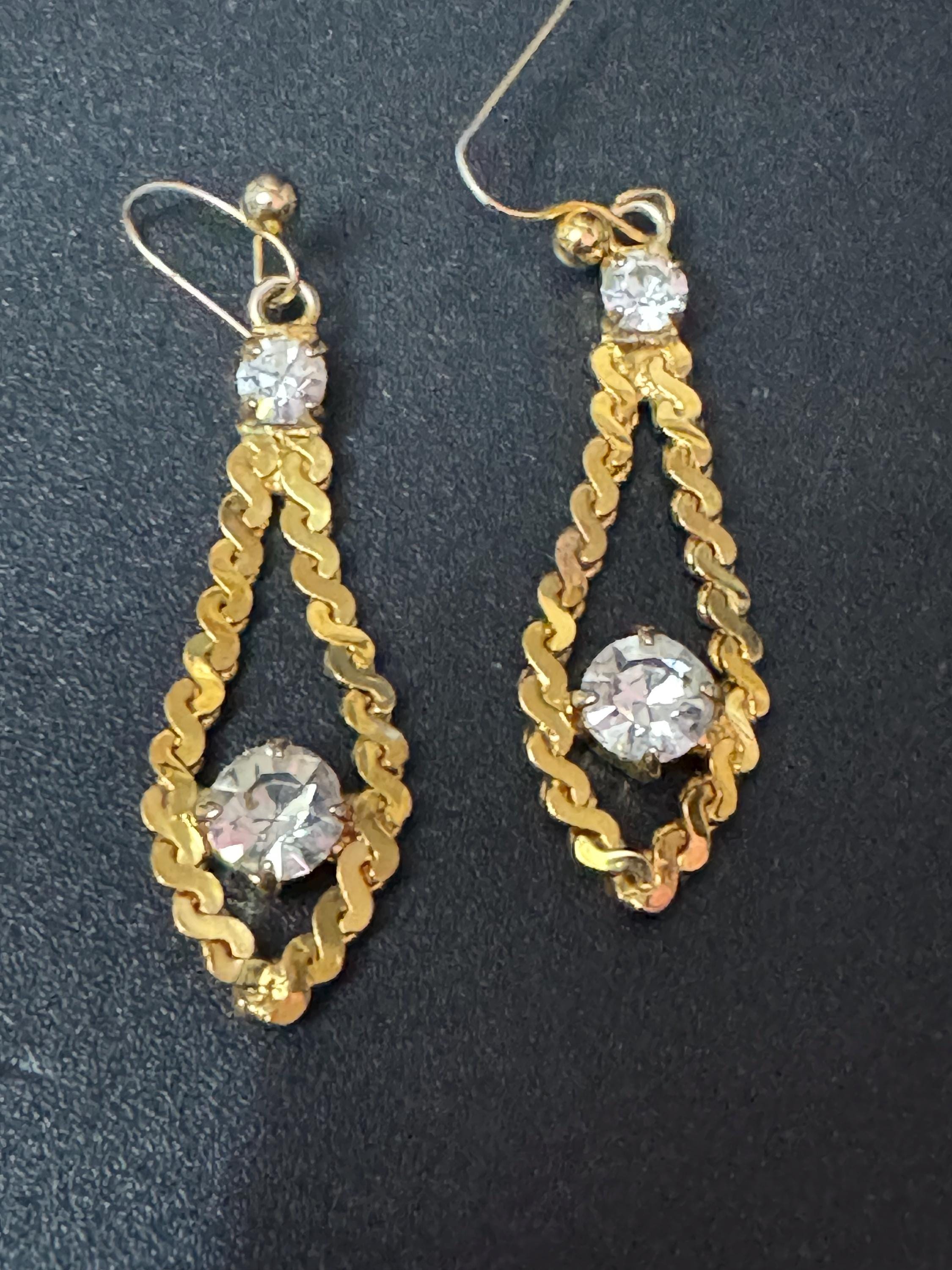 Vintage gold tone serpentine chain clear rhinestone drop dangly earrings 1970s