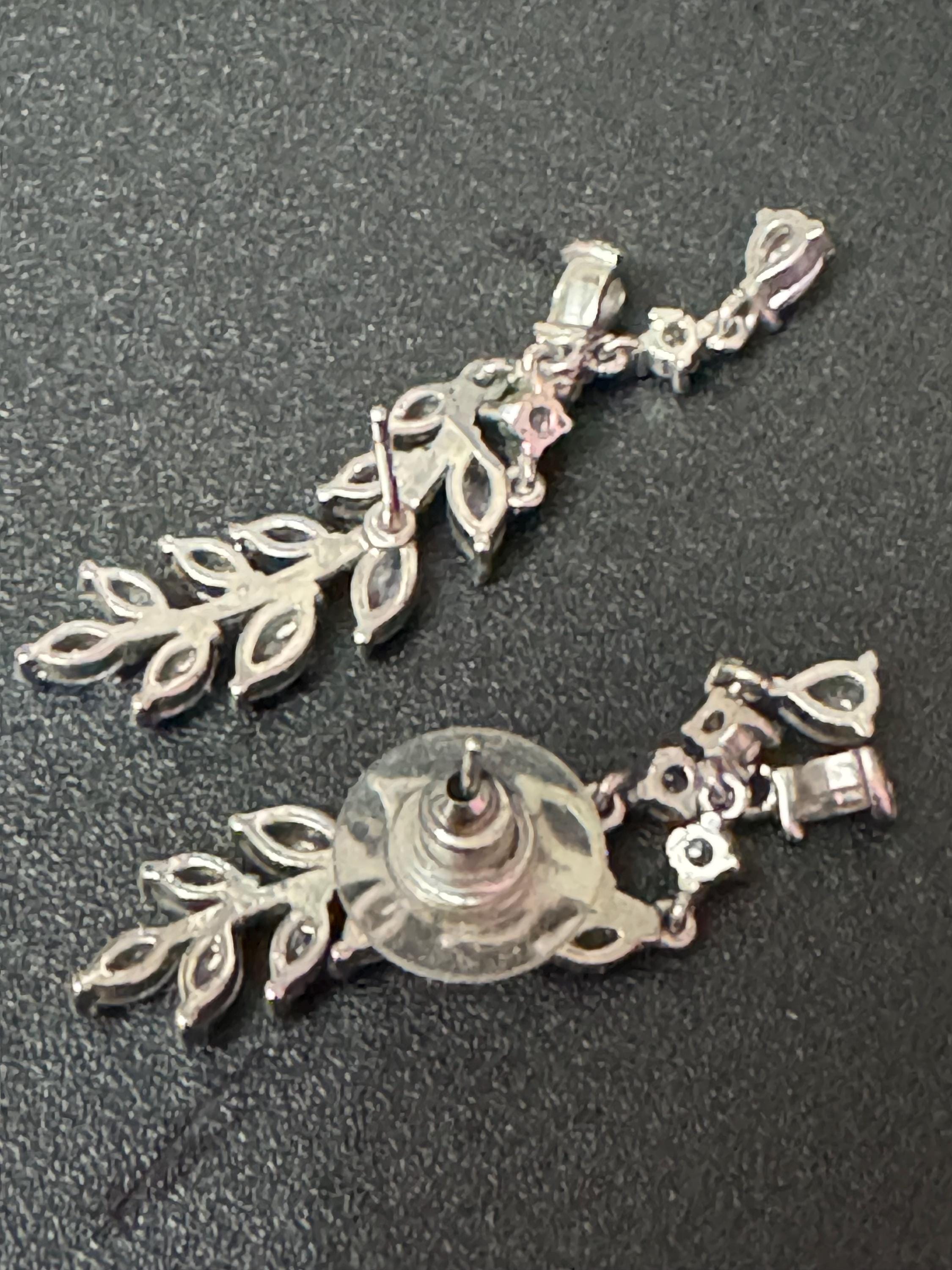 Vintage retro clear claw set rhinestone paste diamanté fine dangly drop pierced earrings  silver tone