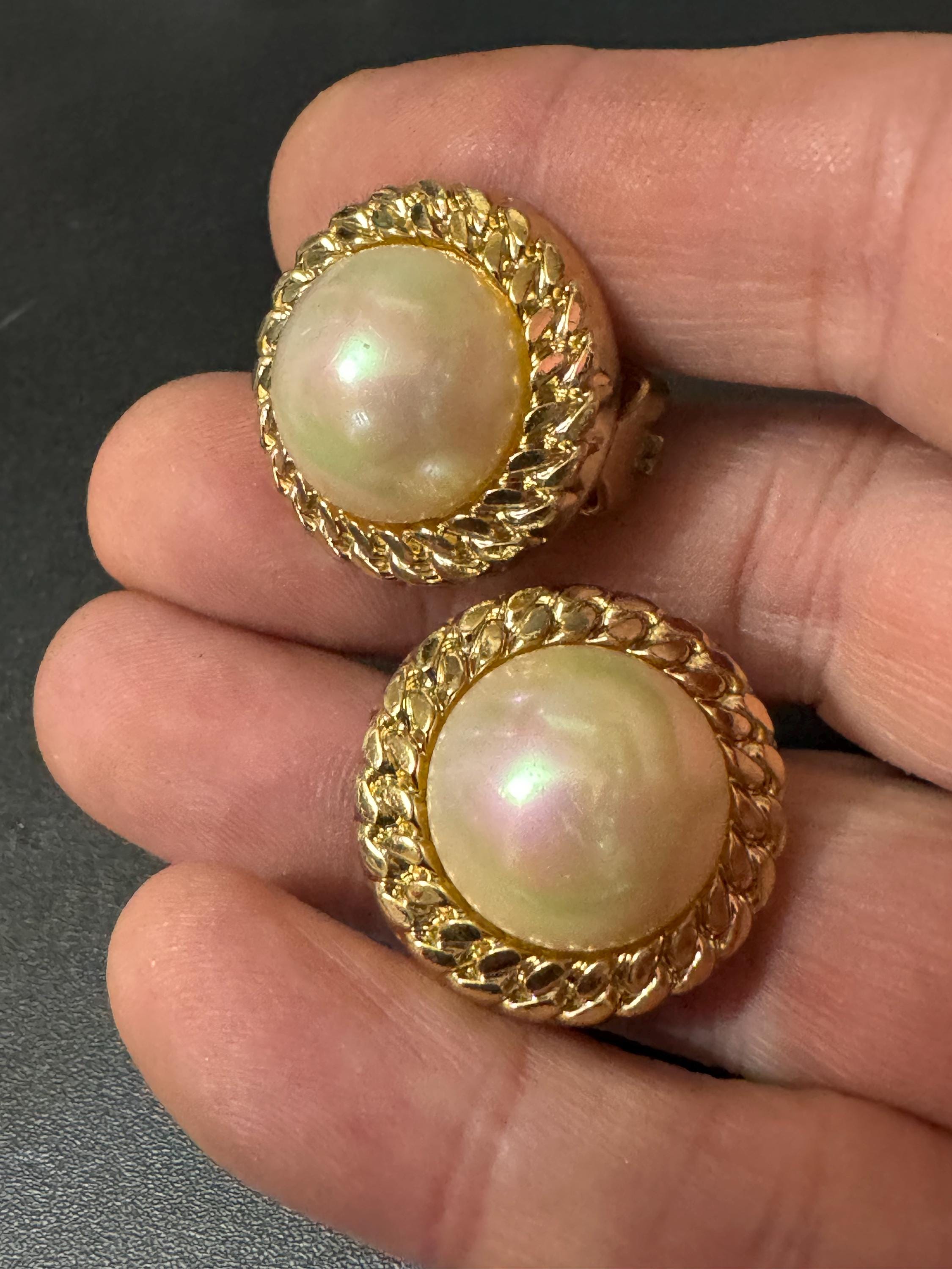 Signed GROSSE German designer gold tone pearl cabochon chain link edge clip on stud earrings