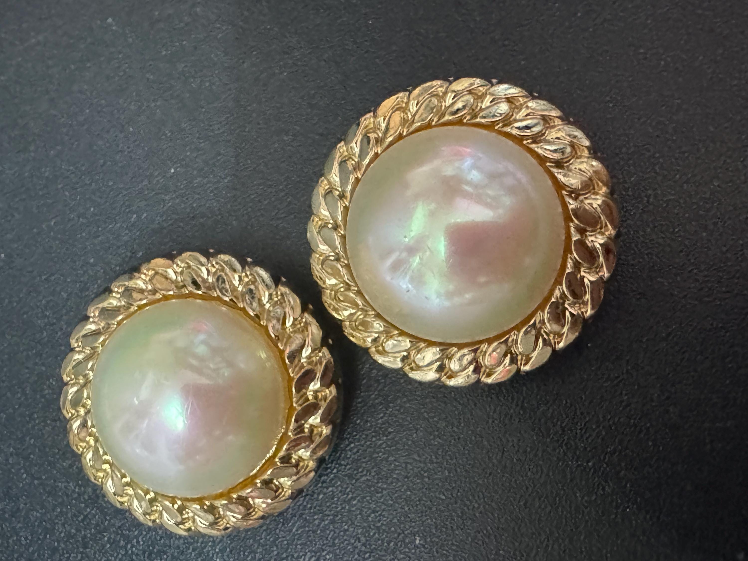 Signed GROSSE German designer gold tone pearl cabochon chain link edge clip on stud earrings