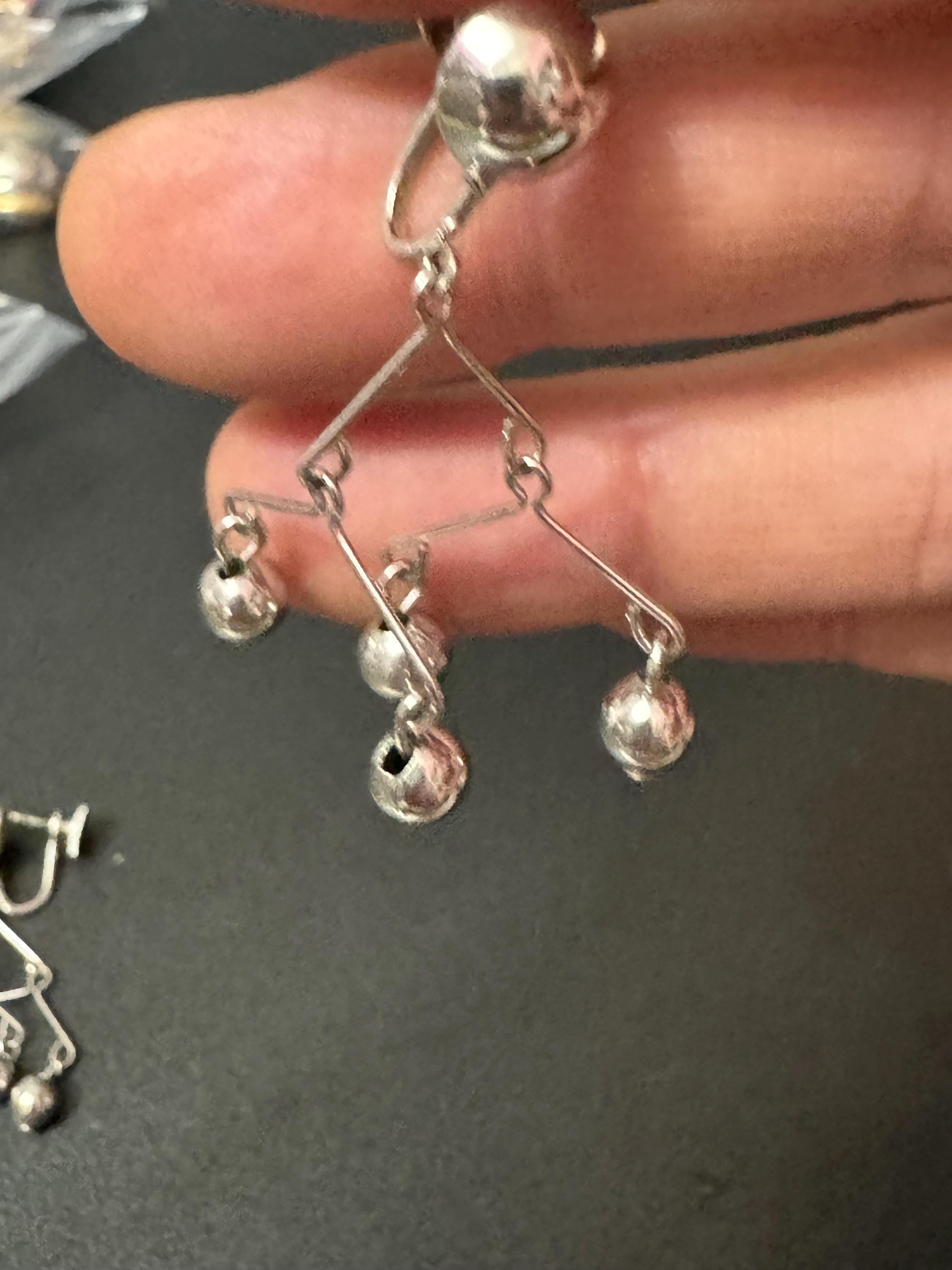 Signed Coro vintage modernist silver tone long dangly drop earrings