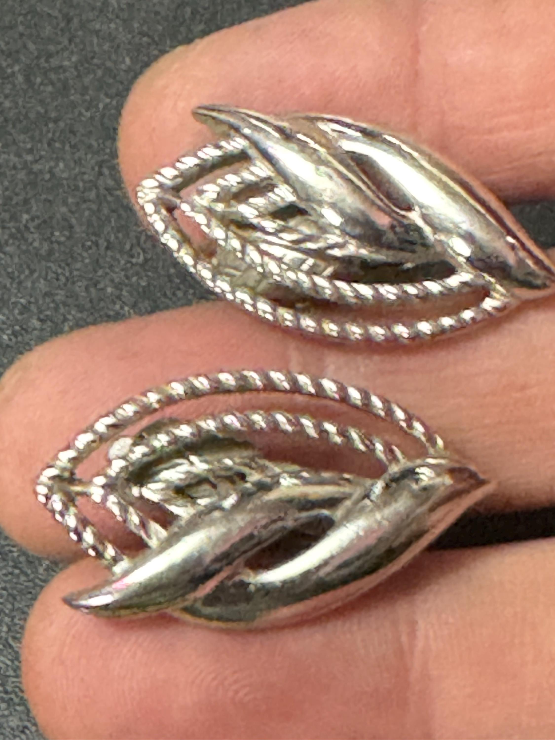 Vintage Trifari Silver Tone Floral Clip On Earrings