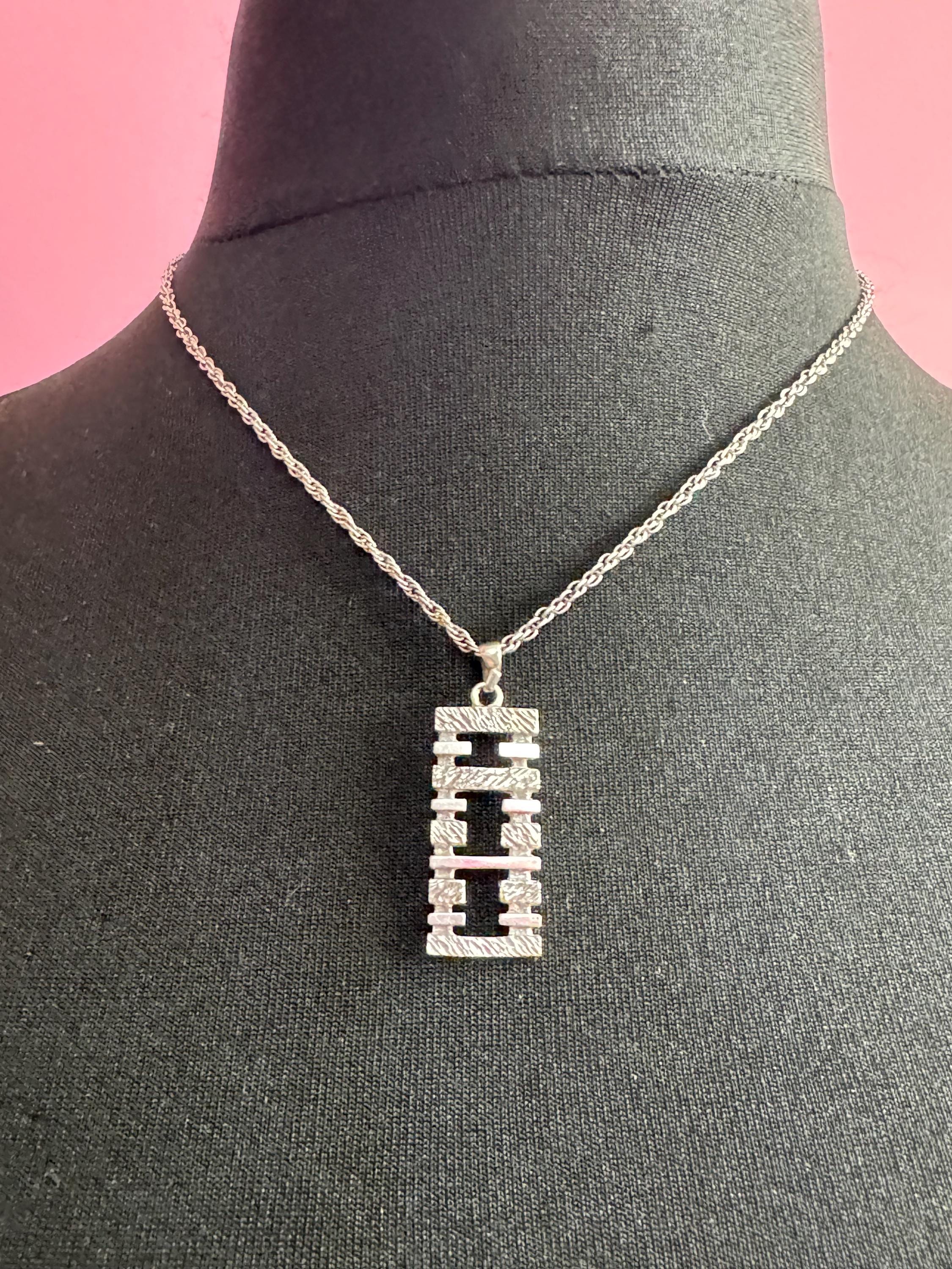Vintage 925 sterling silver abstract brutalist rectangular pendant and chain Modernist 46cm necklace 8.5 grams