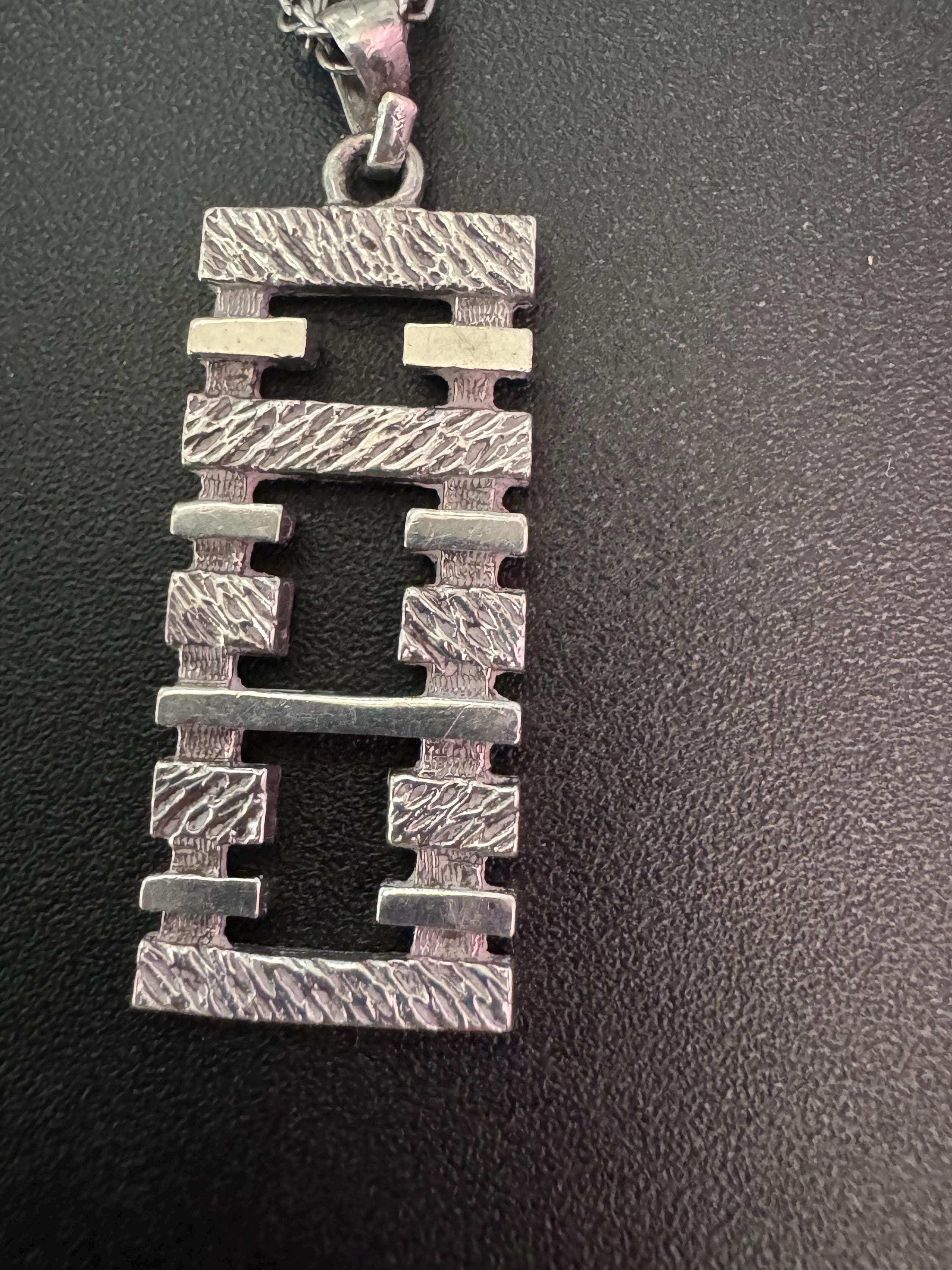 Vintage 925 sterling silver abstract brutalist rectangular pendant and chain Modernist 46cm necklace 8.5 grams