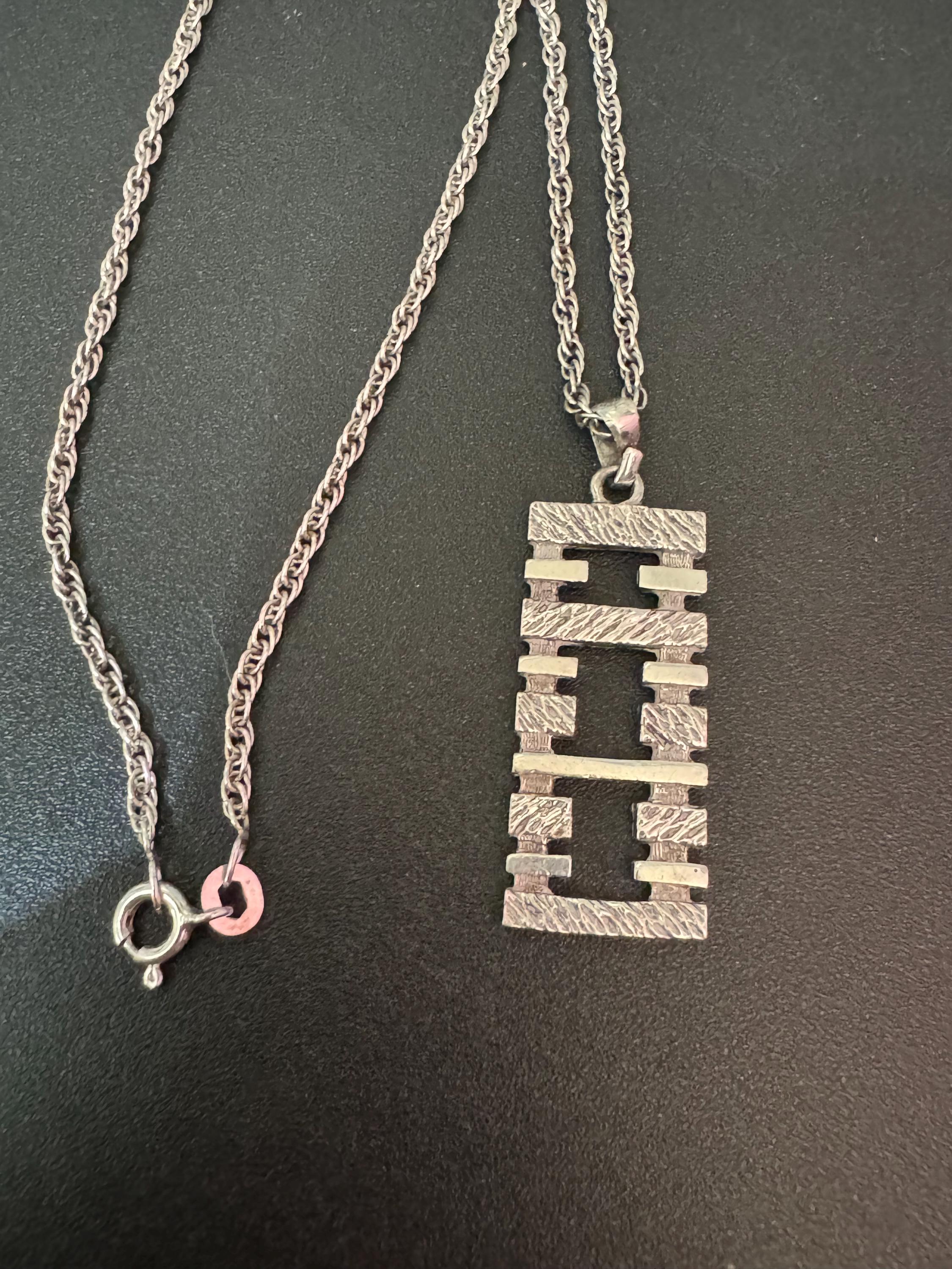 Vintage 925 sterling silver abstract brutalist rectangular pendant and chain Modernist 46cm necklace 8.5 grams
