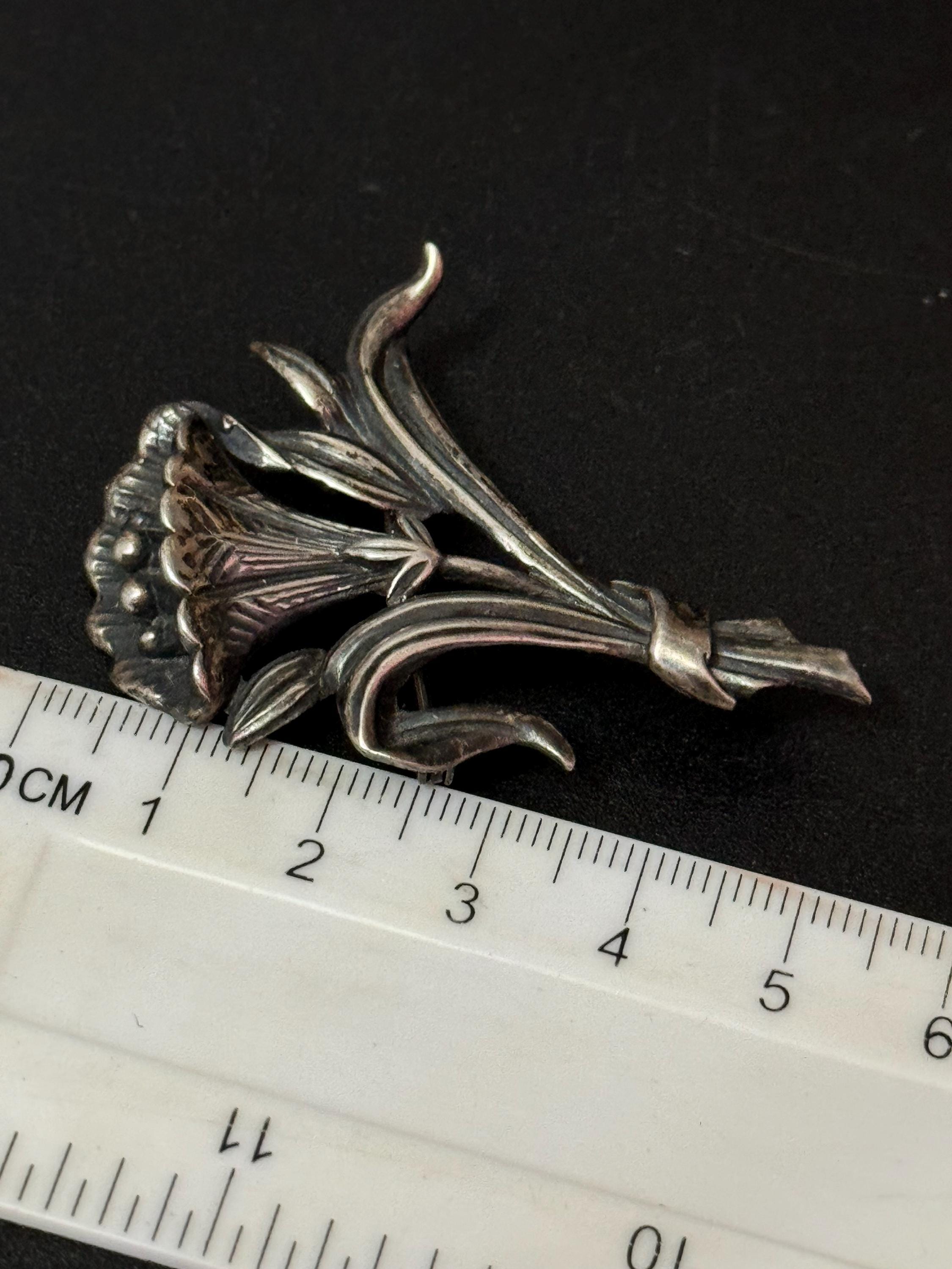 Sterling silver weighty floral brooch 11.5grams 5cm art nouveau style