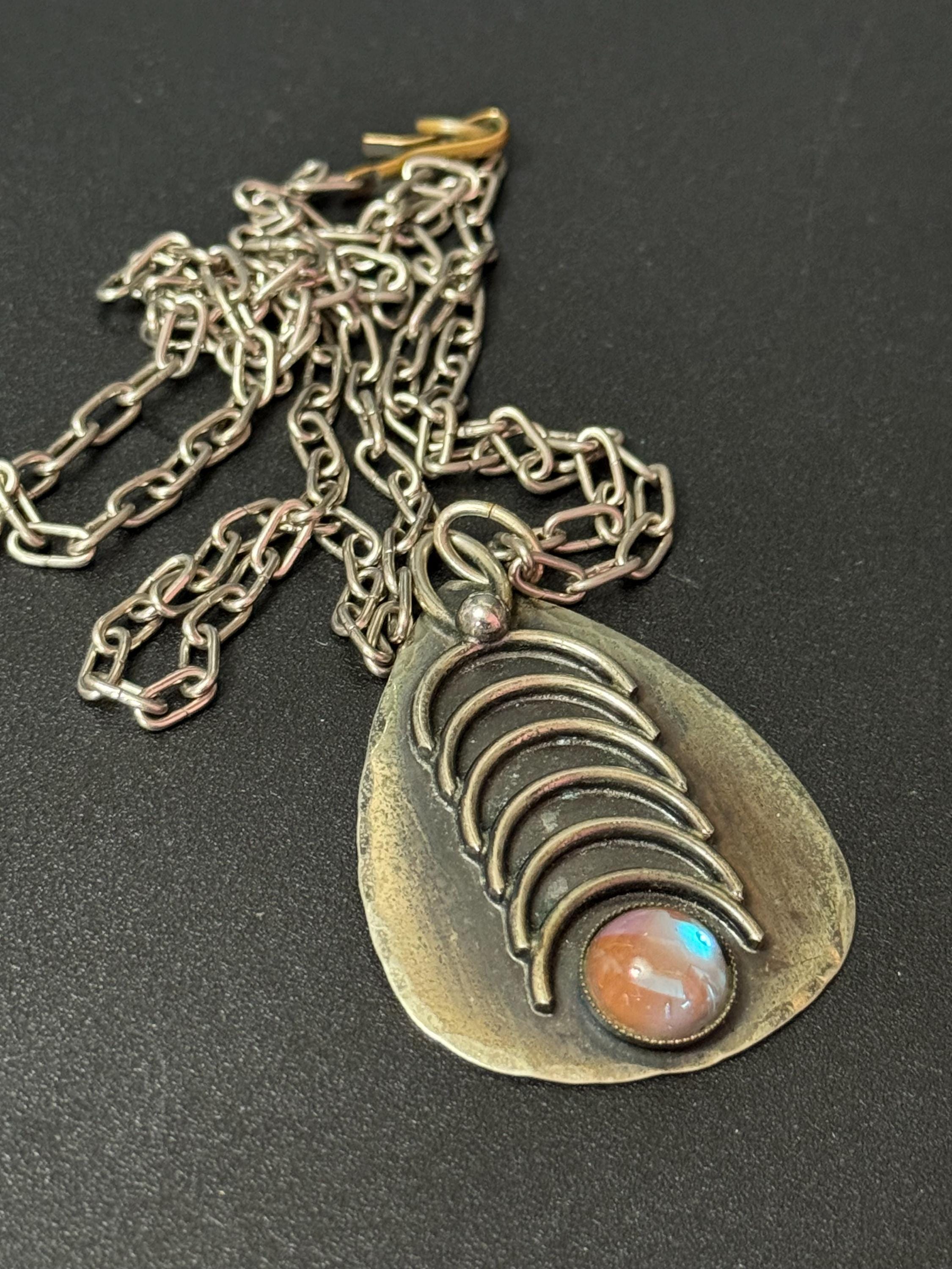 Vintage modernist saphiret pendant necklace , glass cabochon 68cm