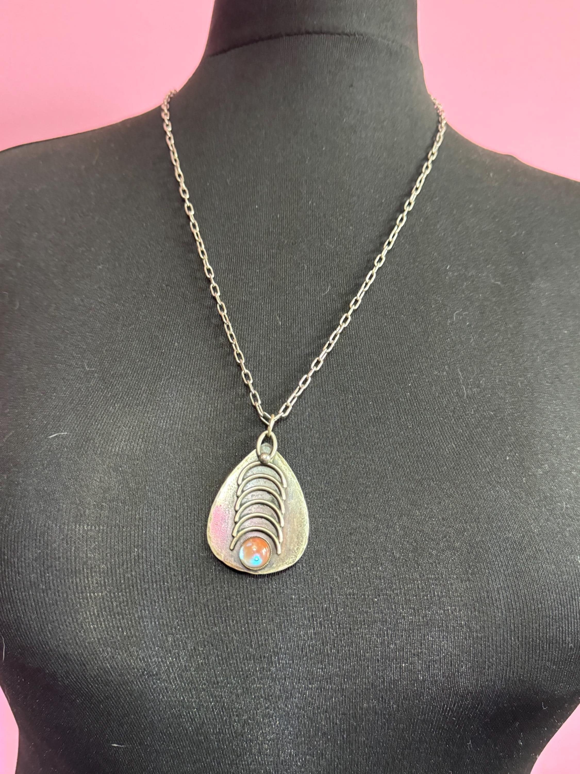 Vintage modernist saphiret pendant necklace , glass cabochon 68cm