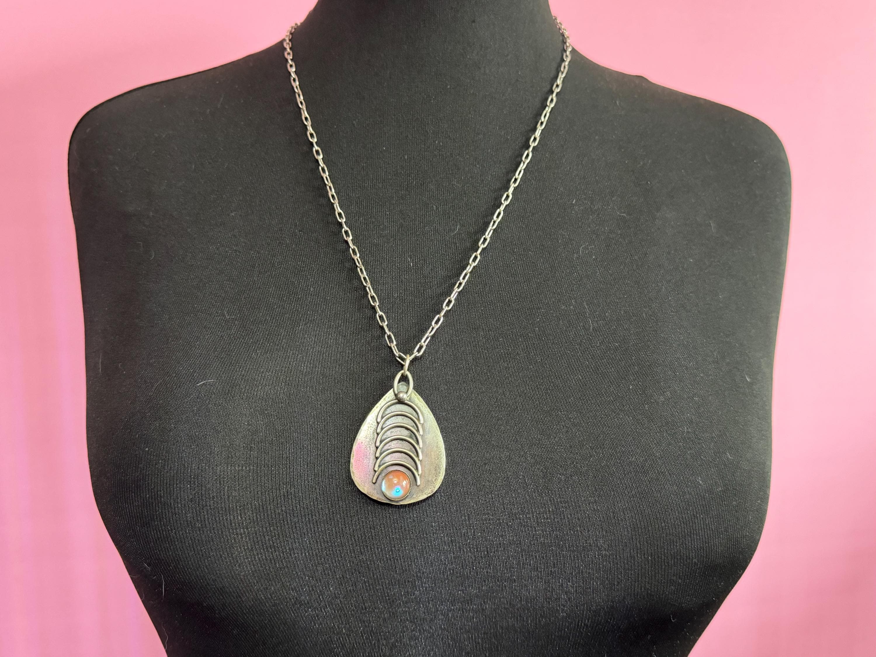 Vintage modernist saphiret pendant necklace , glass cabochon 68cm