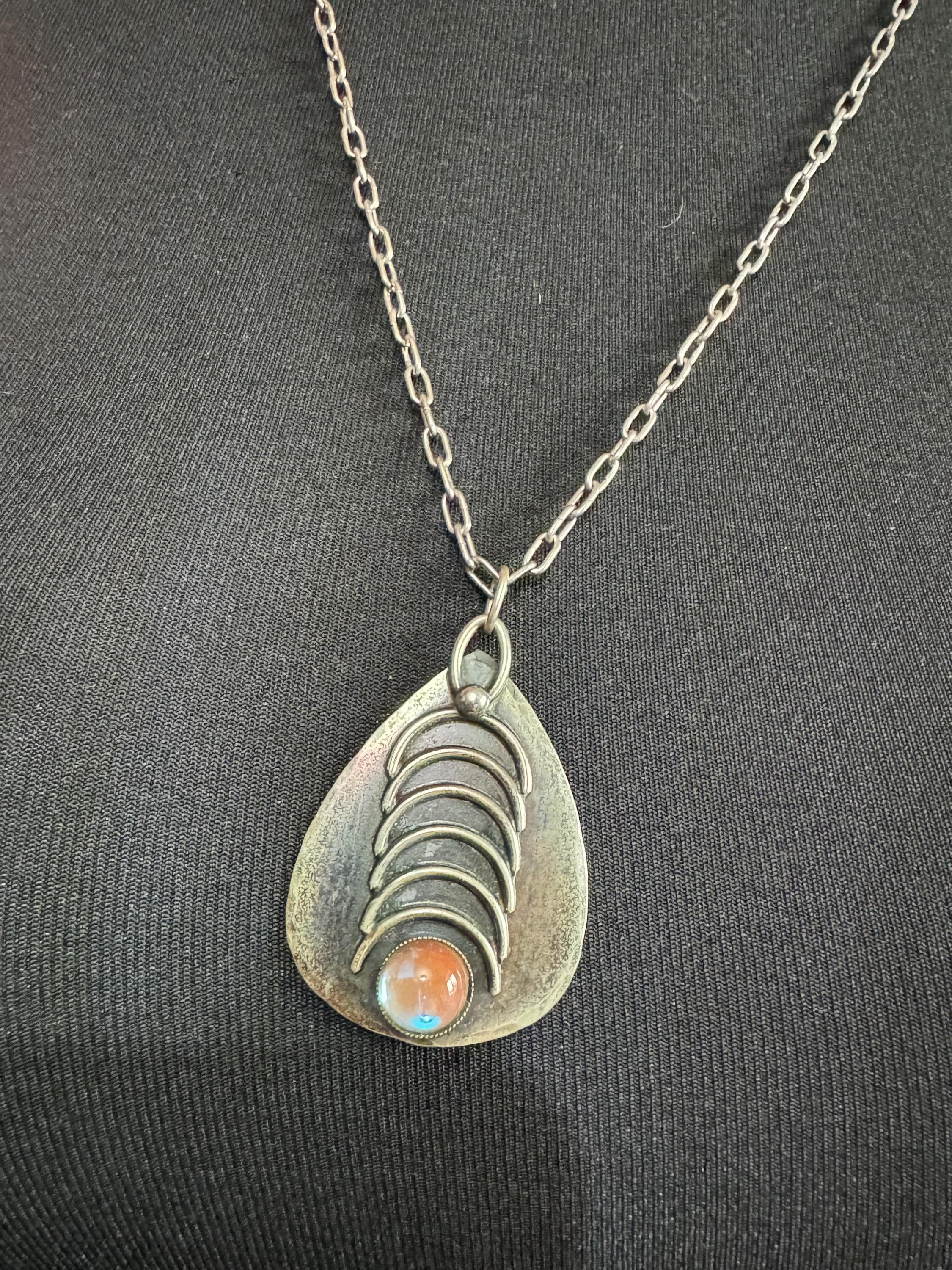 Vintage modernist saphiret pendant necklace , glass cabochon 68cm