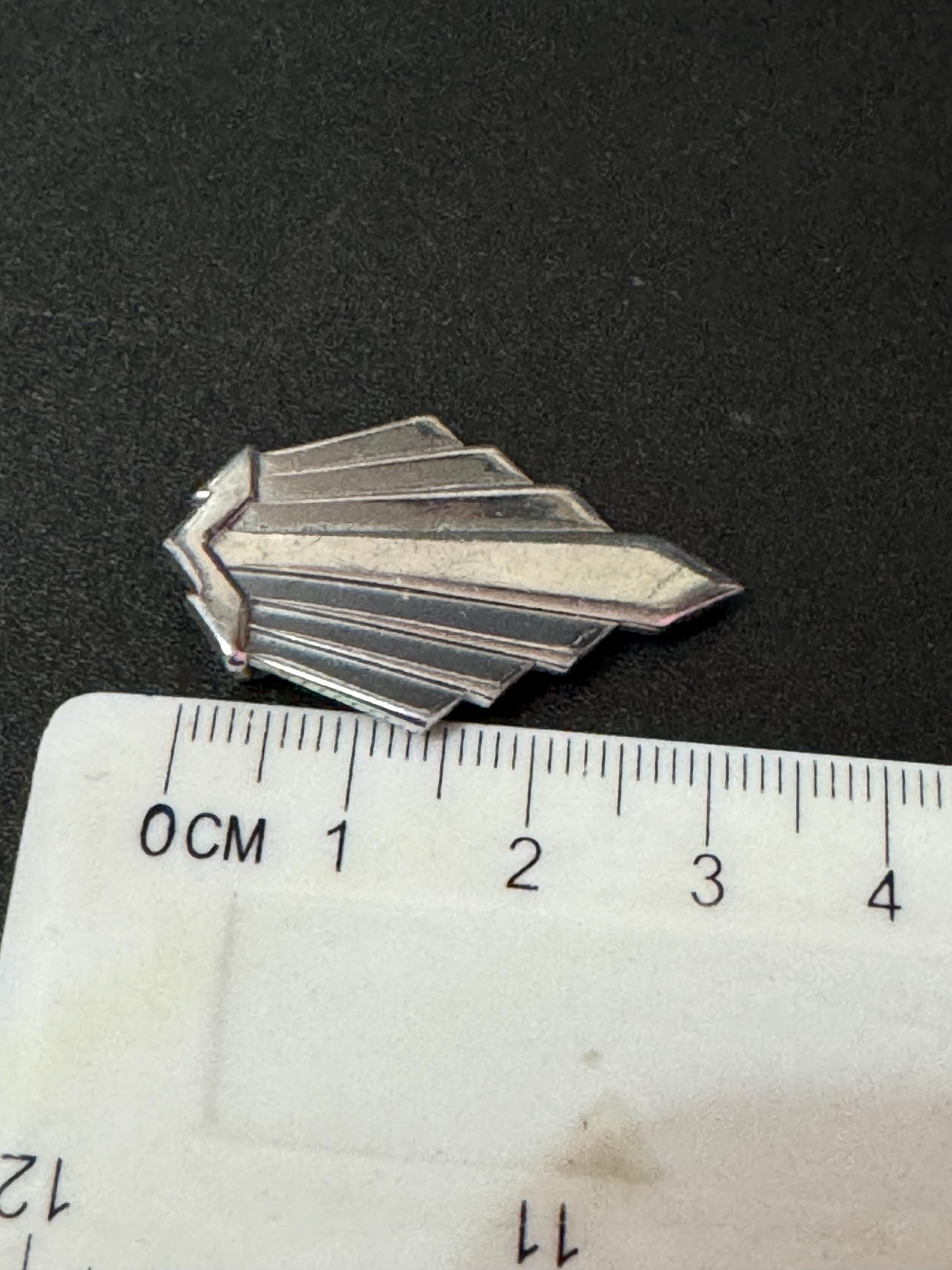 1 x Art Deco Chrome geometric fan dress clip