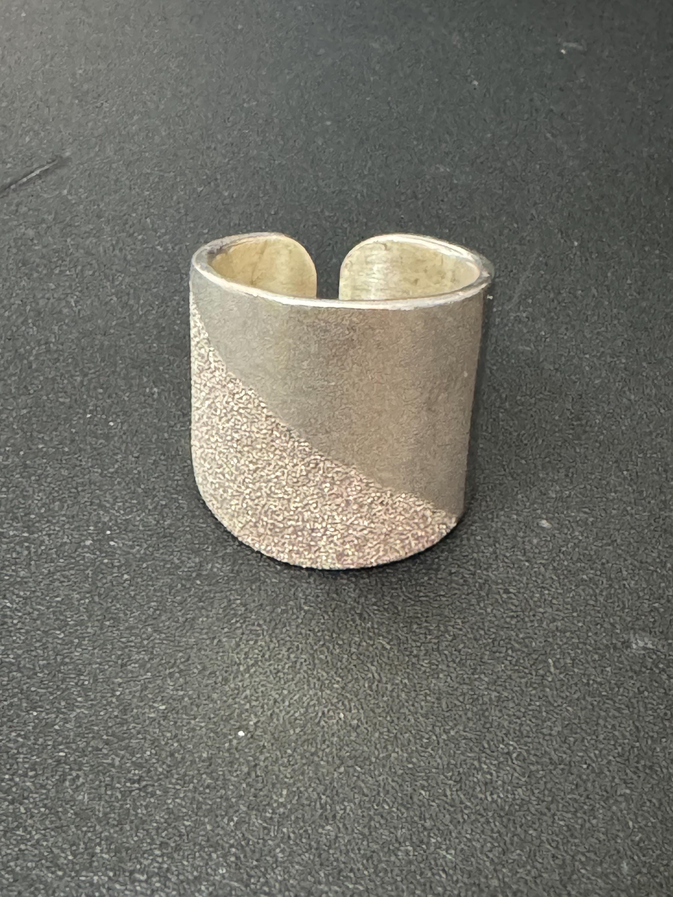 Uk Size N O P very wide 925 sterling silver textured modernist band ring 15.9 grams adjustable