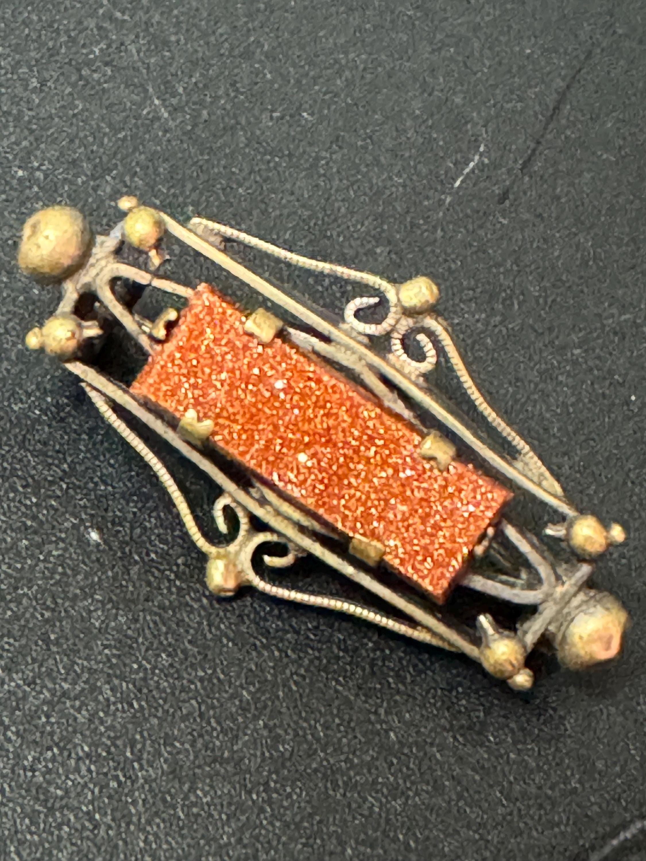 Antique Vintage goldstone gemstone Victorian Edwardian Gold Gilt Metal brooch 1900s 1920s 4cm