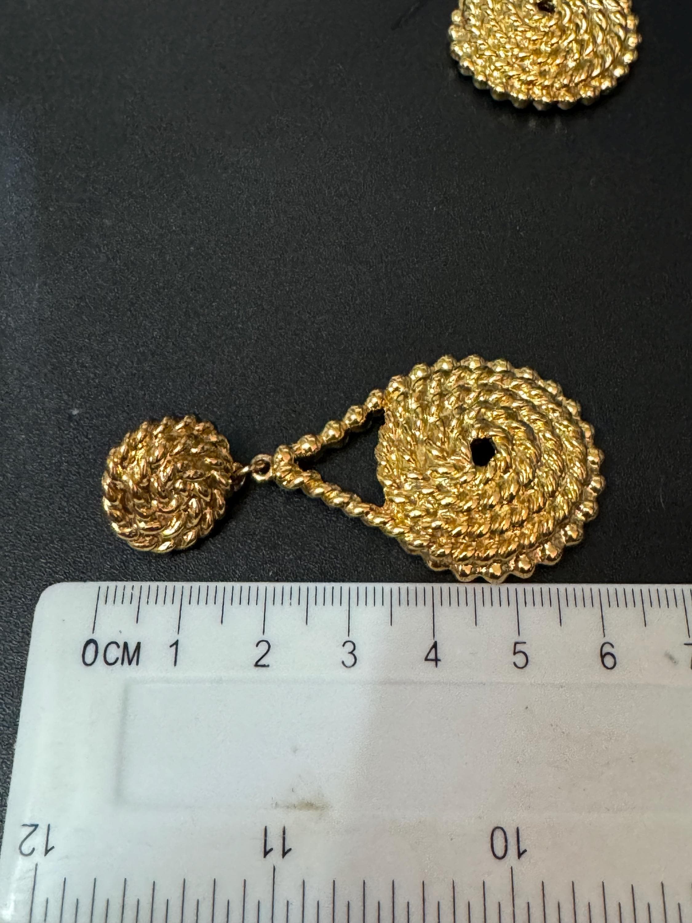 Retro 1980s oversized Geometric rope twist Drop Dropper Earrings for Pierced ears gold tone metal