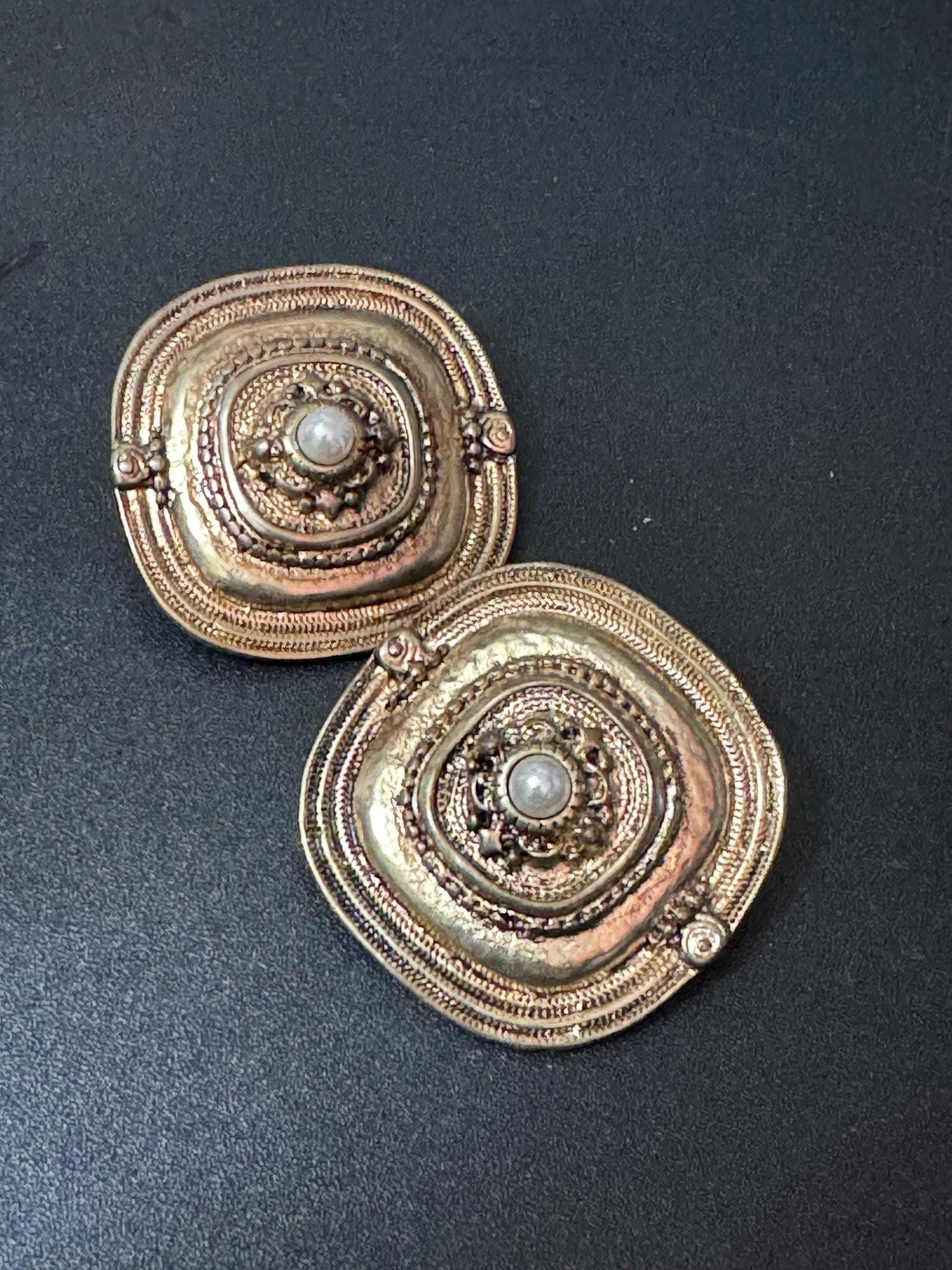 Vintage oversized Etruscan domed square clip on earrings with central faux pearl
