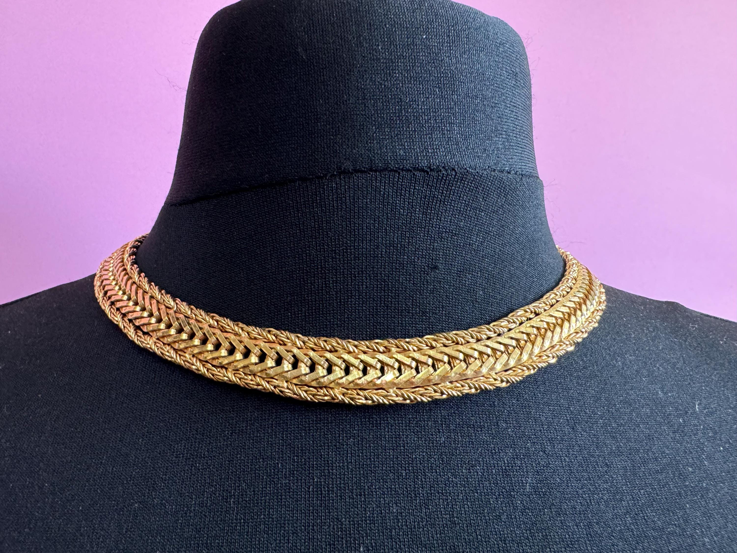 vintage modernist woven mesh gold choker necklace Vintage 1960s