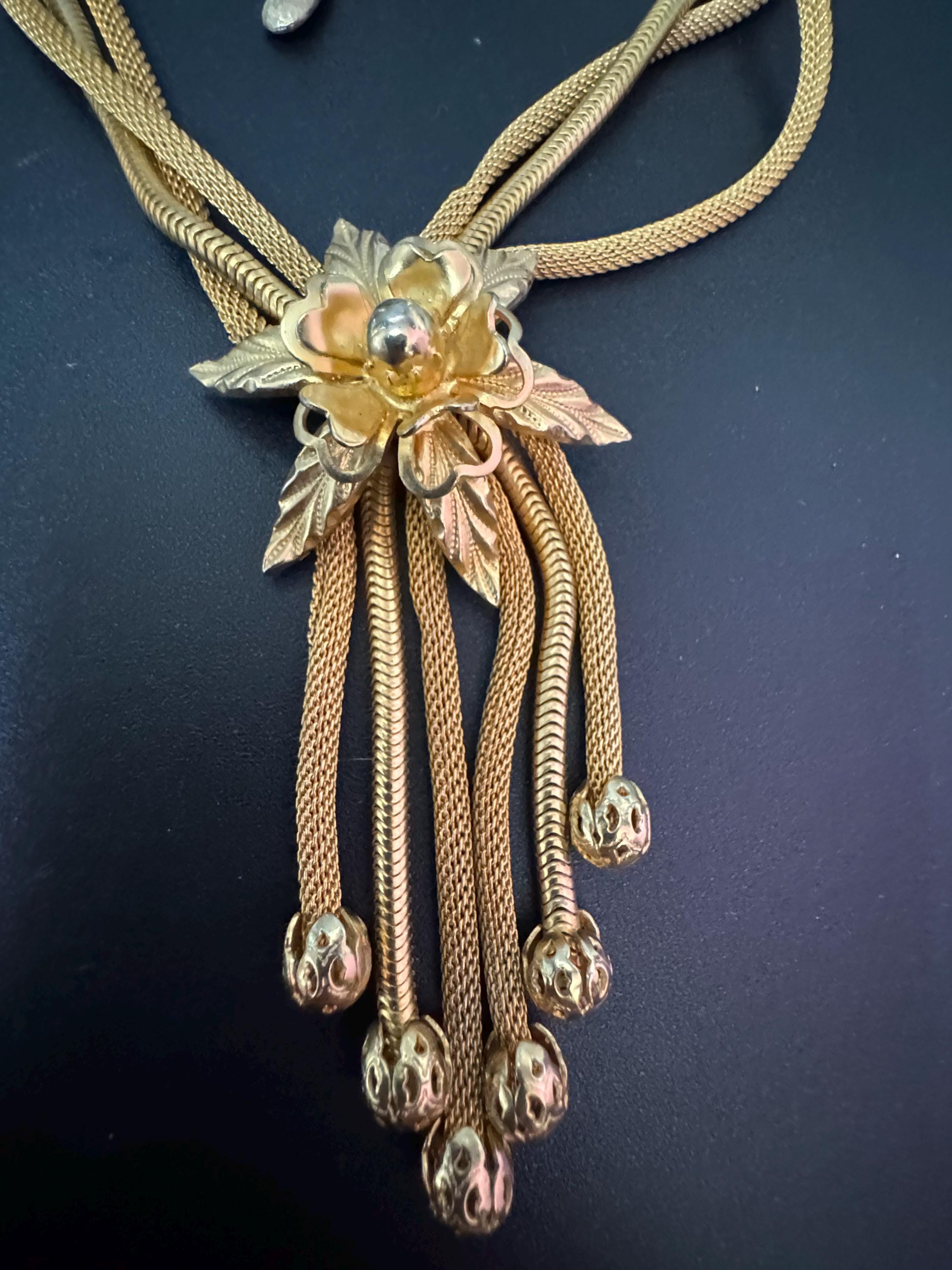 Vintage 1960s woven gold tone mesh tassel chain drop necklace