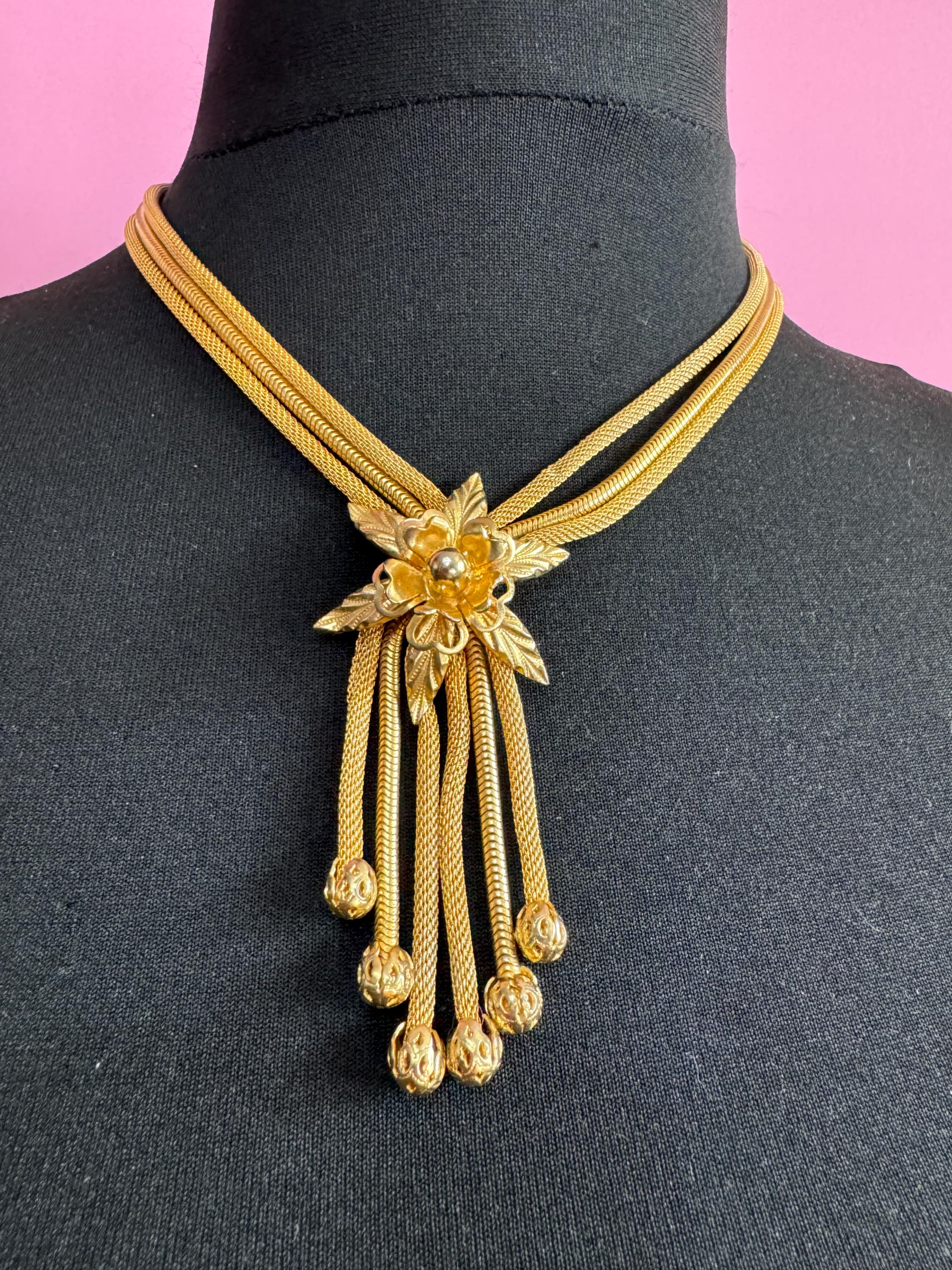 Vintage 1960s woven gold tone mesh tassel chain drop necklace