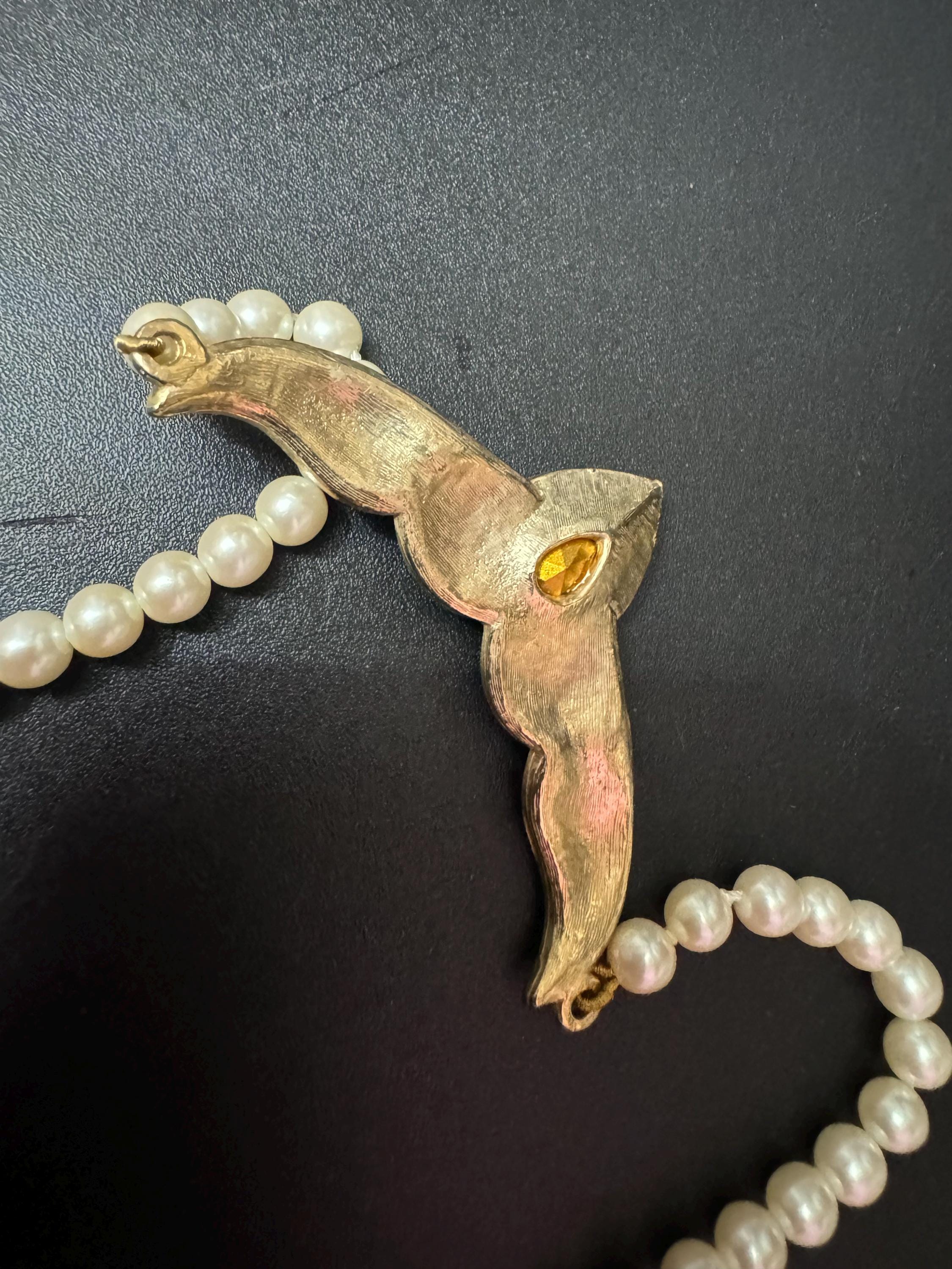 Retro White faux Pearl beaded necklace with Ruby Red and clear Rhinestone Diamante Pendant