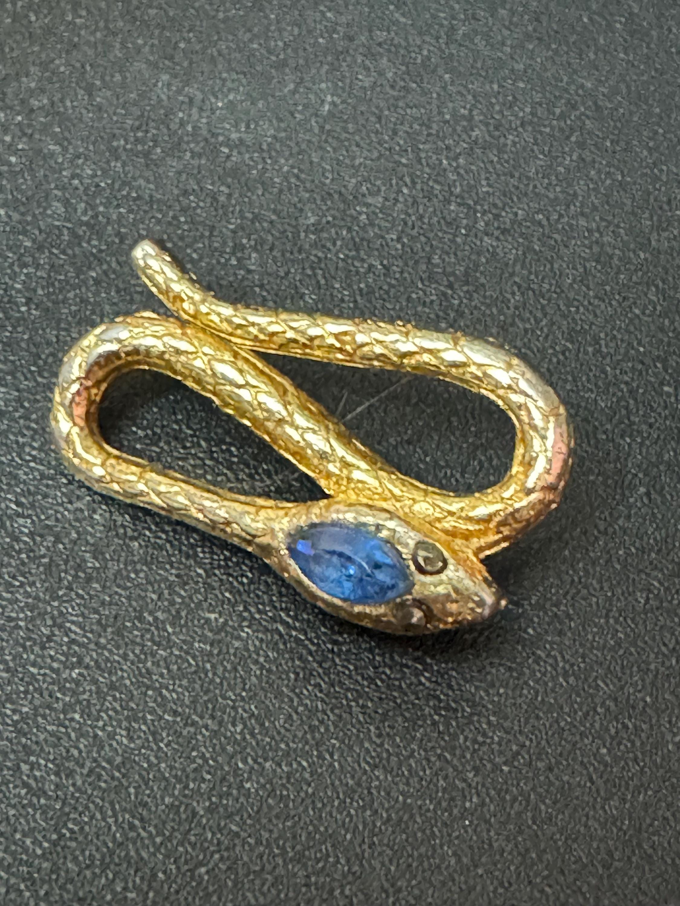 Vintage small gold plated sapphire diamanté coiled snake brooch 3cm