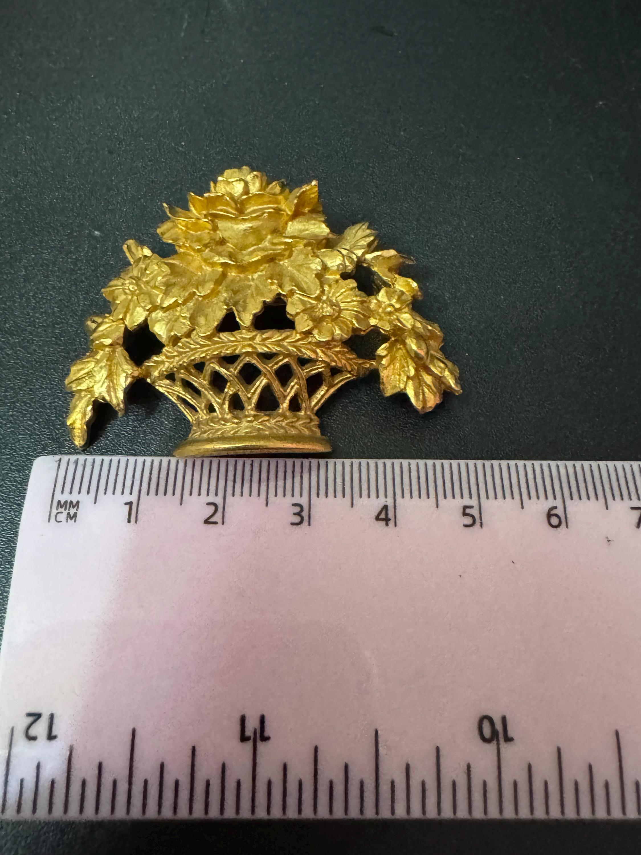 vintage modernist high end gold plated floral bouquet brooch large 4.5cm rococo style roll clasp