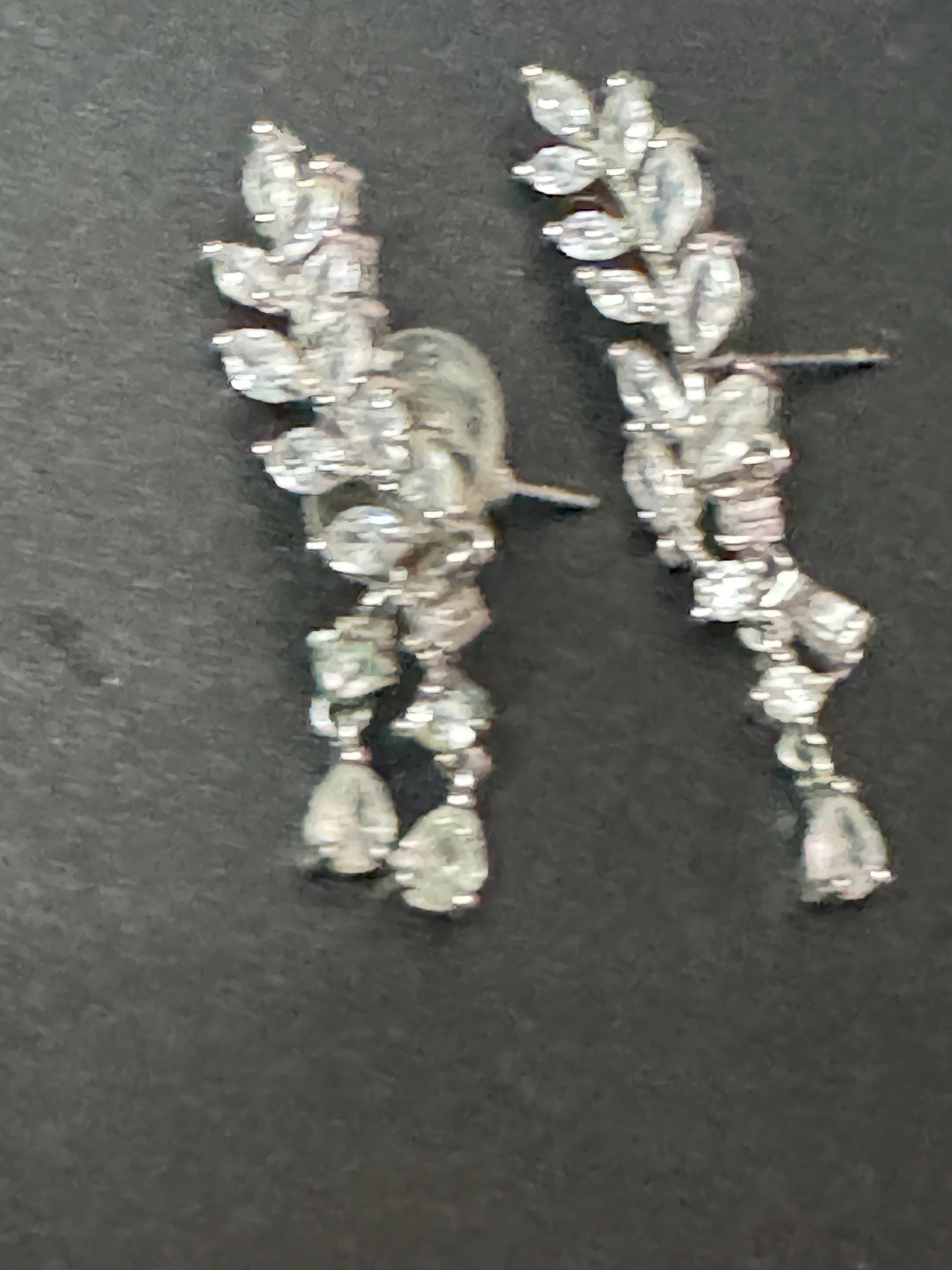 Vintage retro clear claw set rhinestone paste diamanté fine dangly drop pierced earrings  silver tone