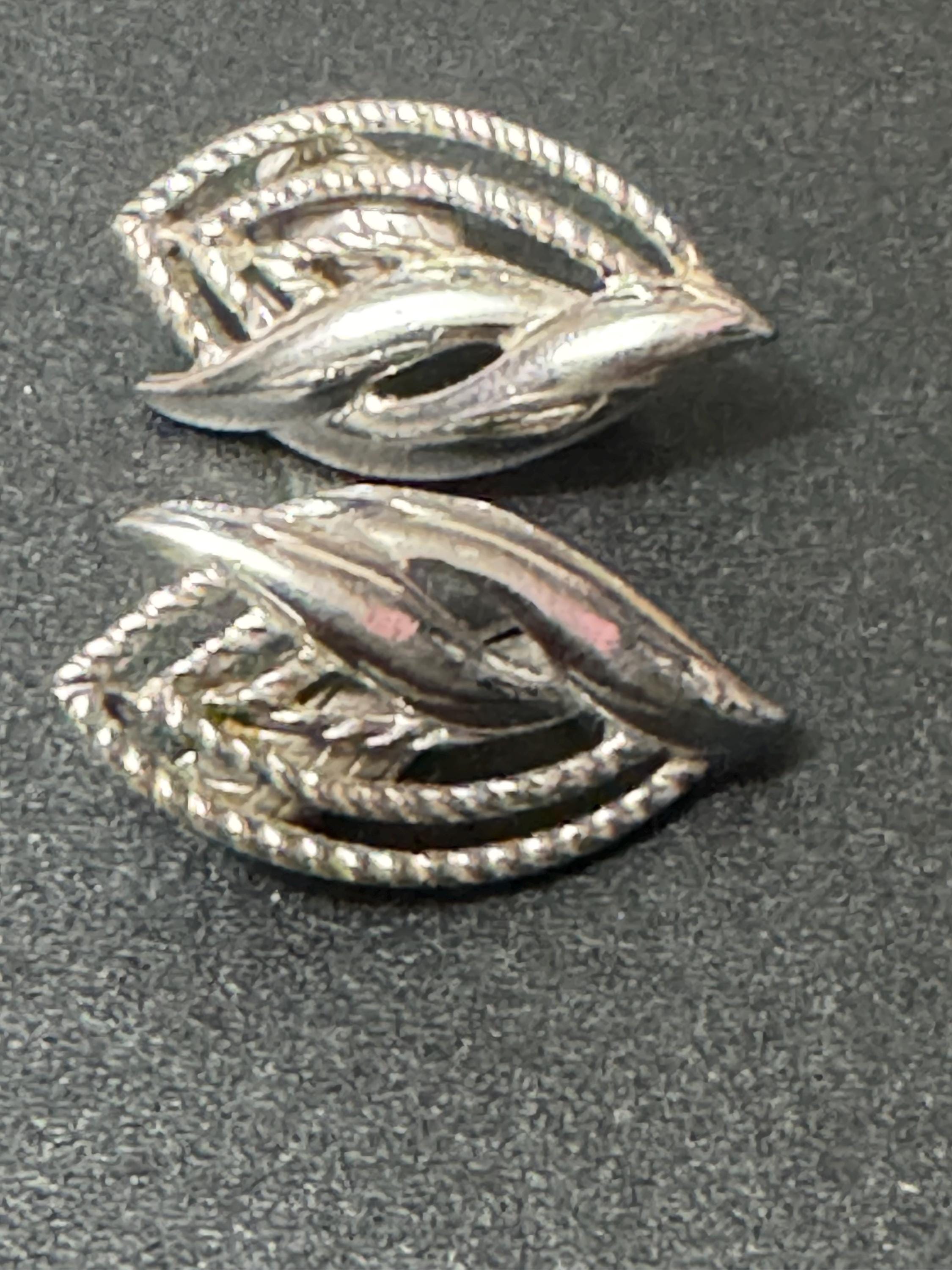 Vintage Trifari Silver Tone Floral Clip On Earrings