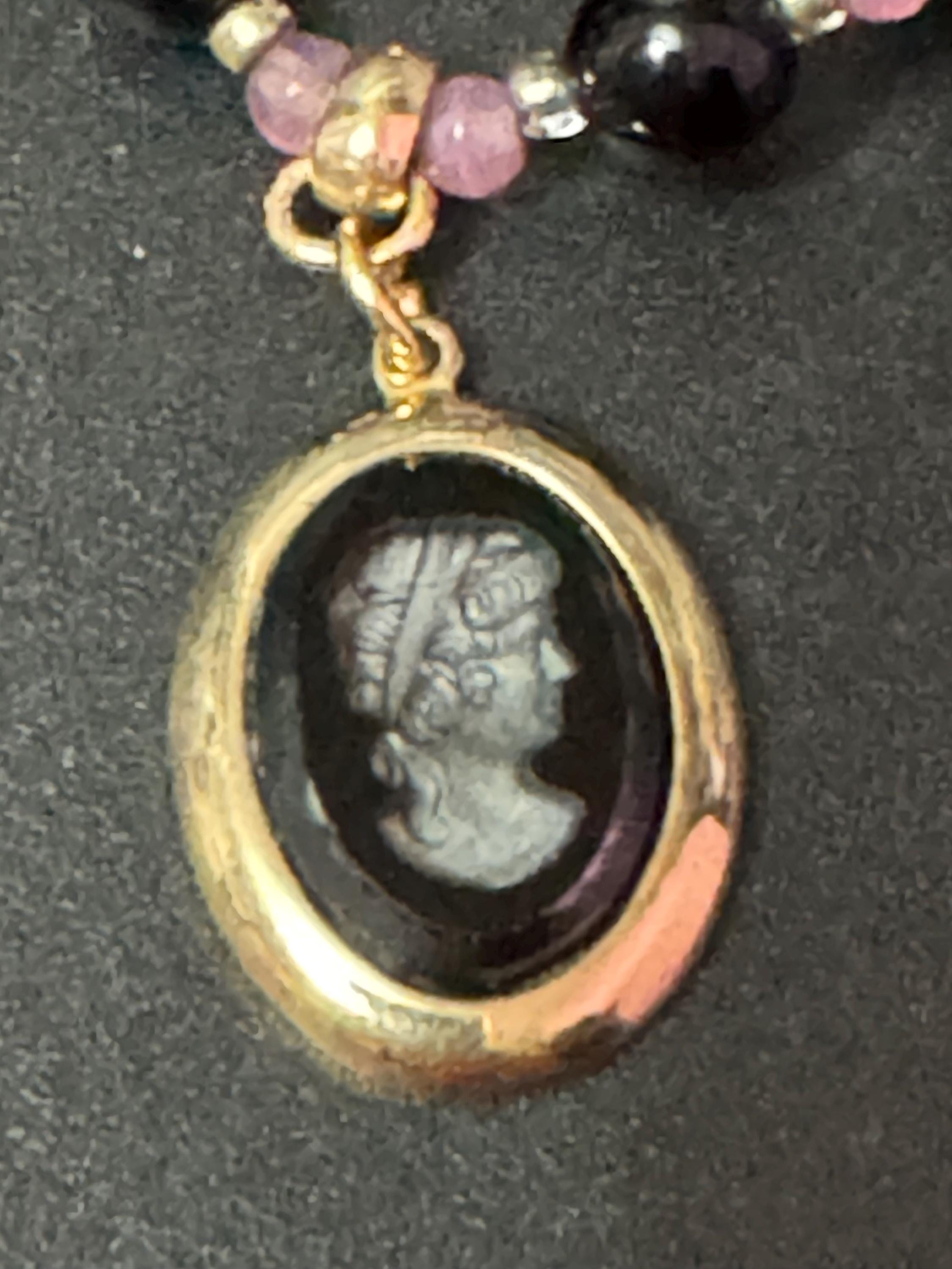 Signed Sarah Coventry Vintage purple glass art bead cameo pendant necklace