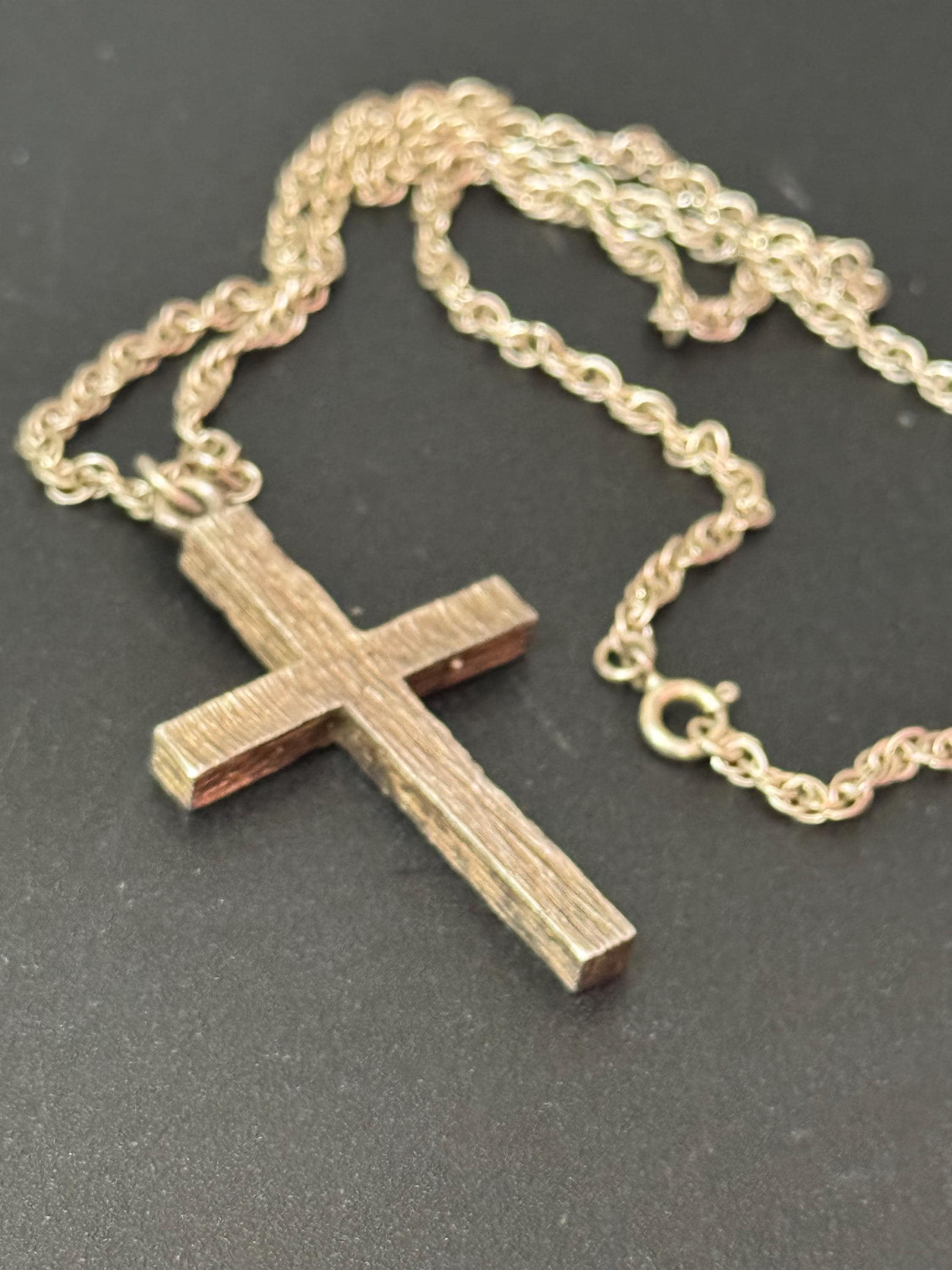 1970s chunky Vintage sterling 925 silver hallmarked 46cm chain bark finish heavy cross pendant religious christening birthday