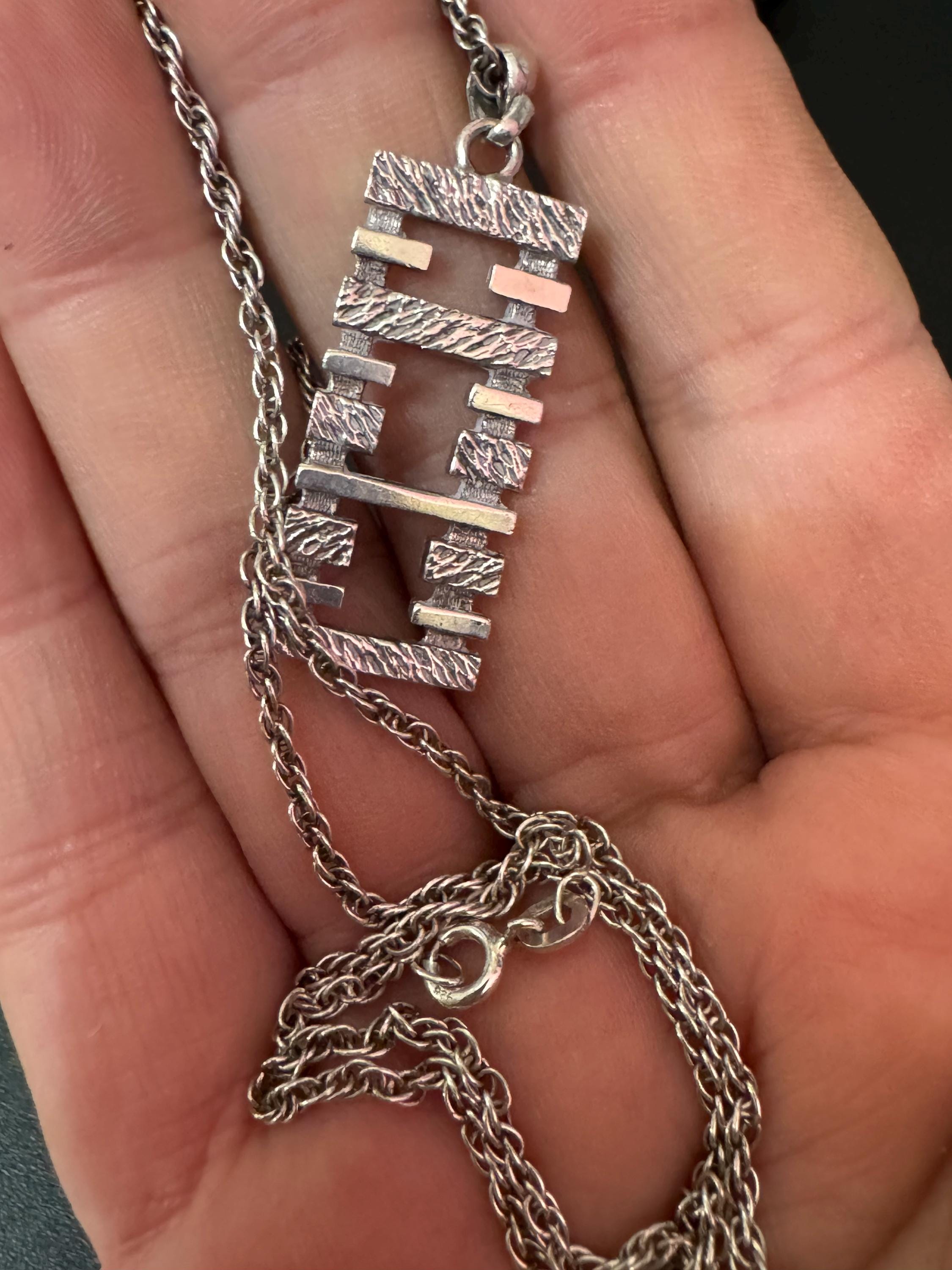 Vintage 925 sterling silver abstract brutalist rectangular pendant and chain Modernist 46cm necklace 8.5 grams