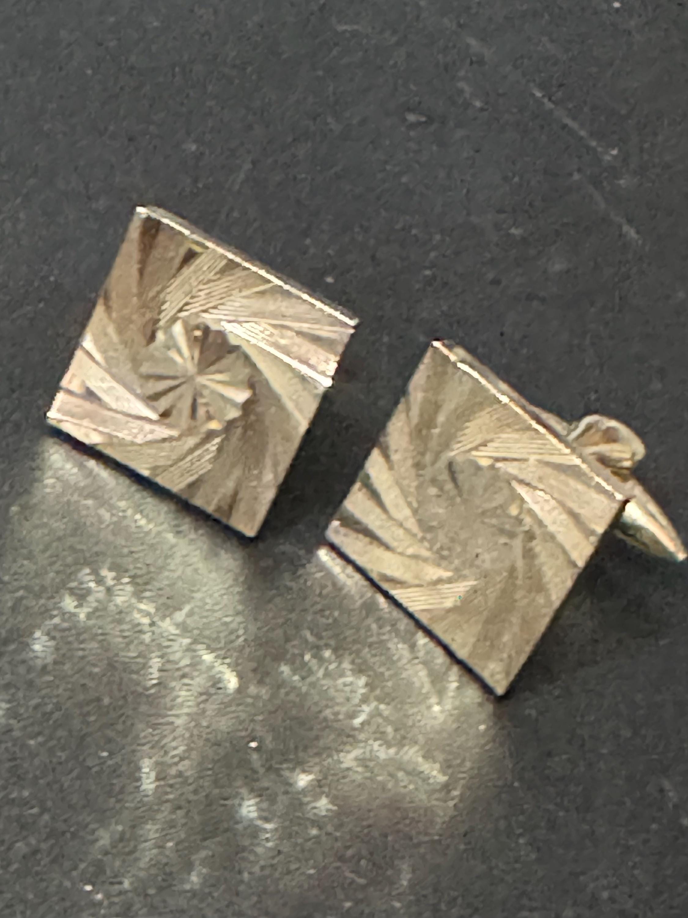 Vintage Brutalist 1960s 1970s modernist chunky men’s gold tone square cufflinks