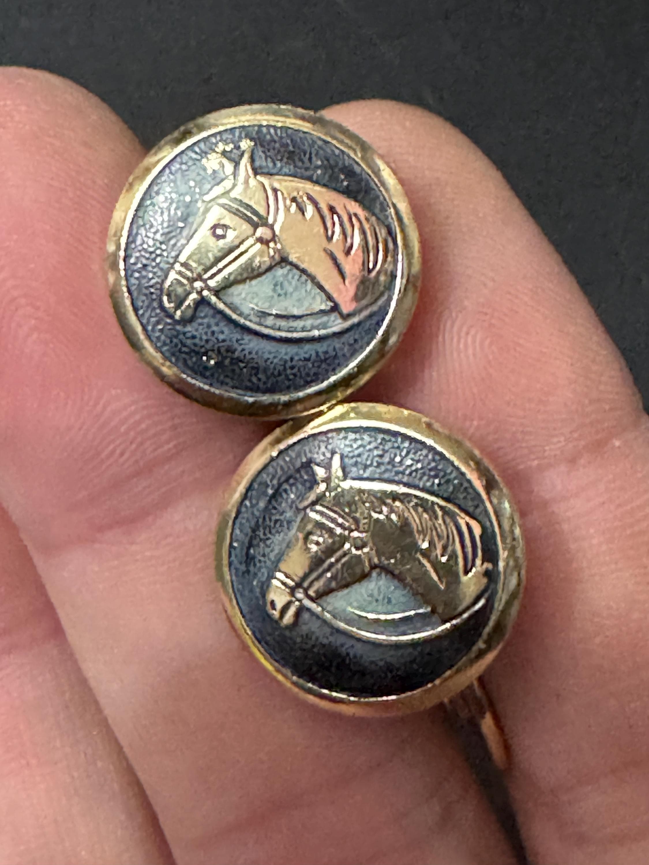 Vintage 1950s modernist lightweight men’s gold tone round horse cufflinks equestrian
