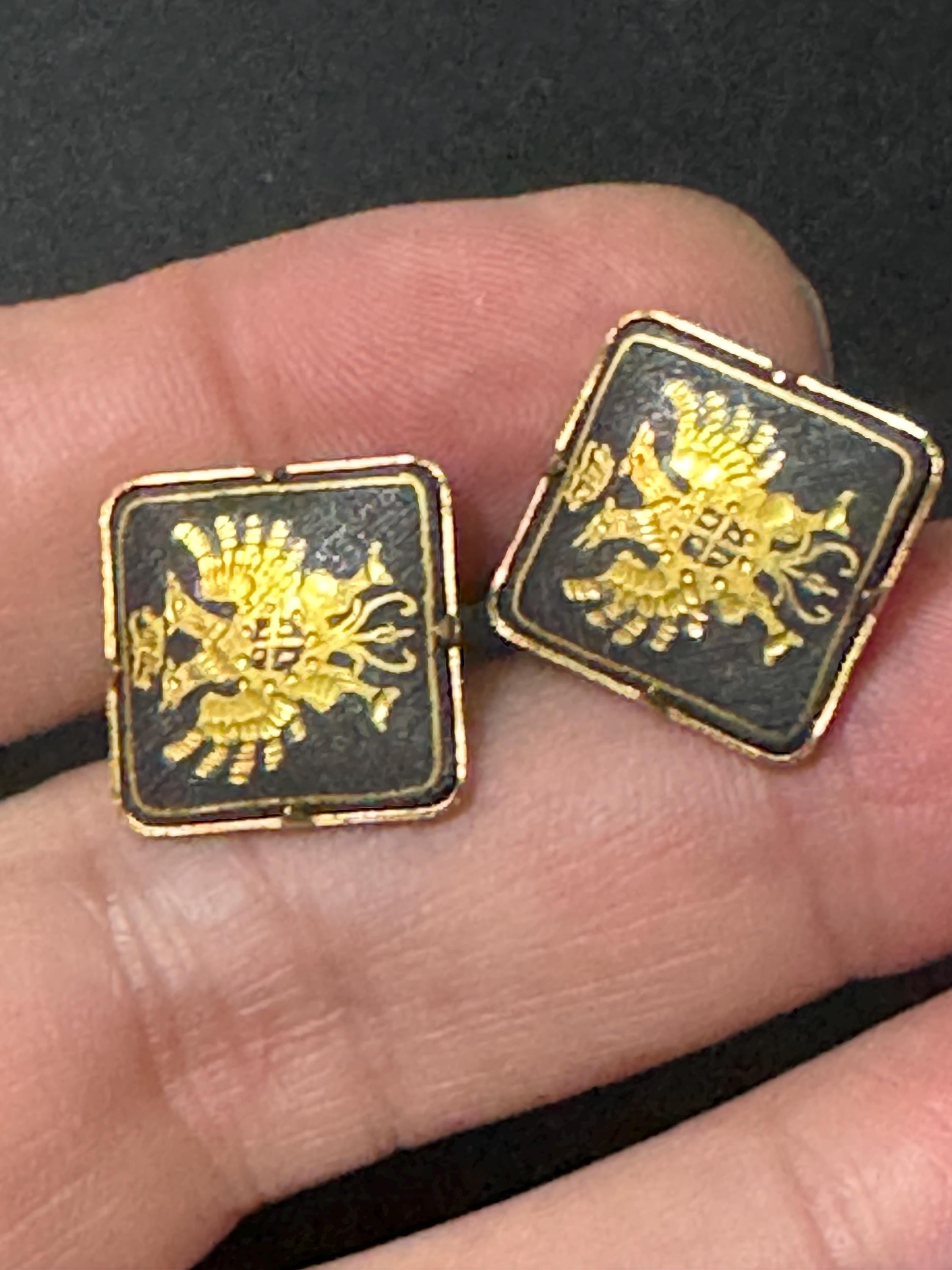 vintage golden eagle crest phoenix black enamel 1960s 1970s gold tone metal statement cufflinks modernist