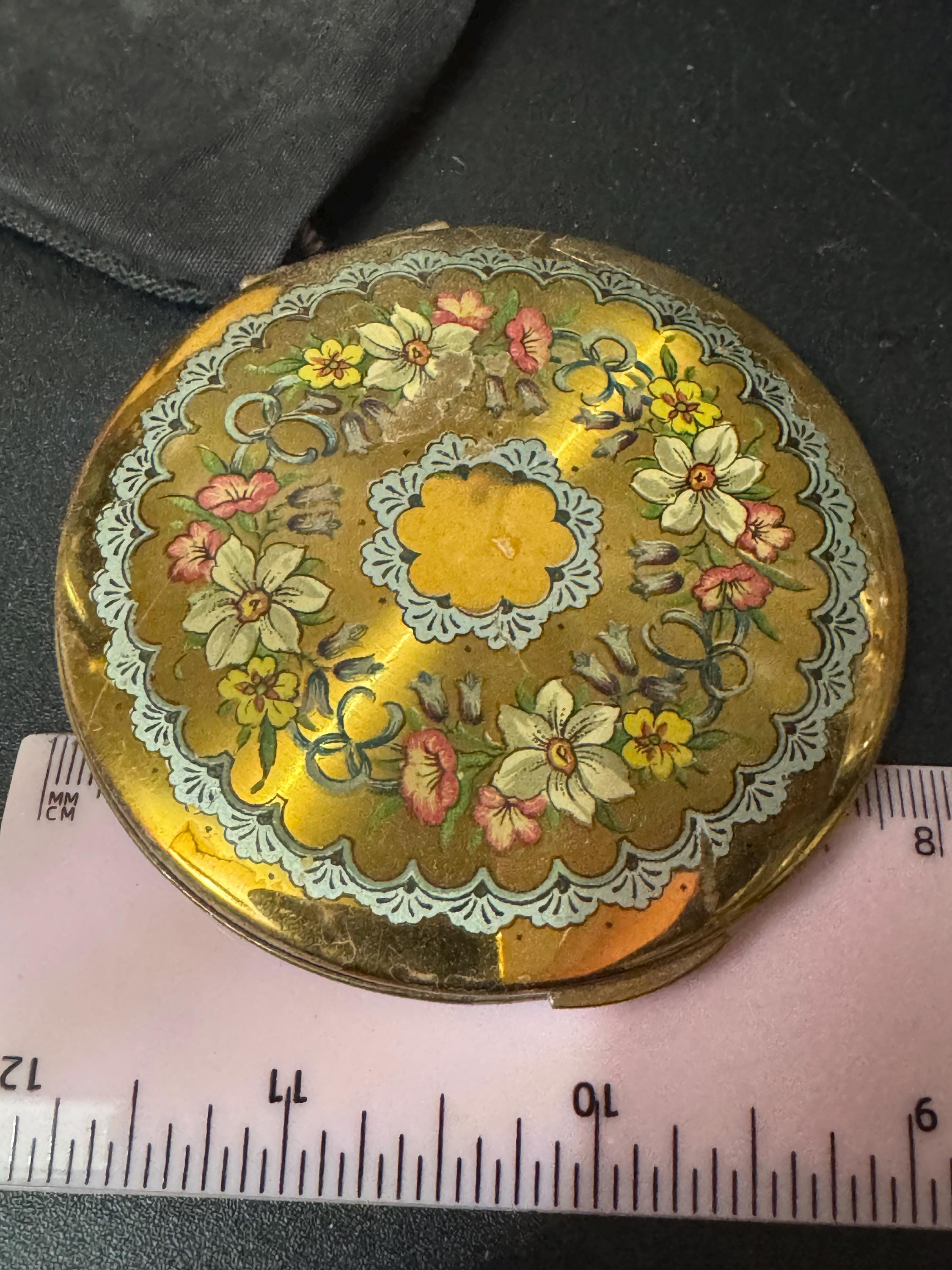 KIGU Vintage floral gold tone powder compact mirror with sifter mid century cosmetics case