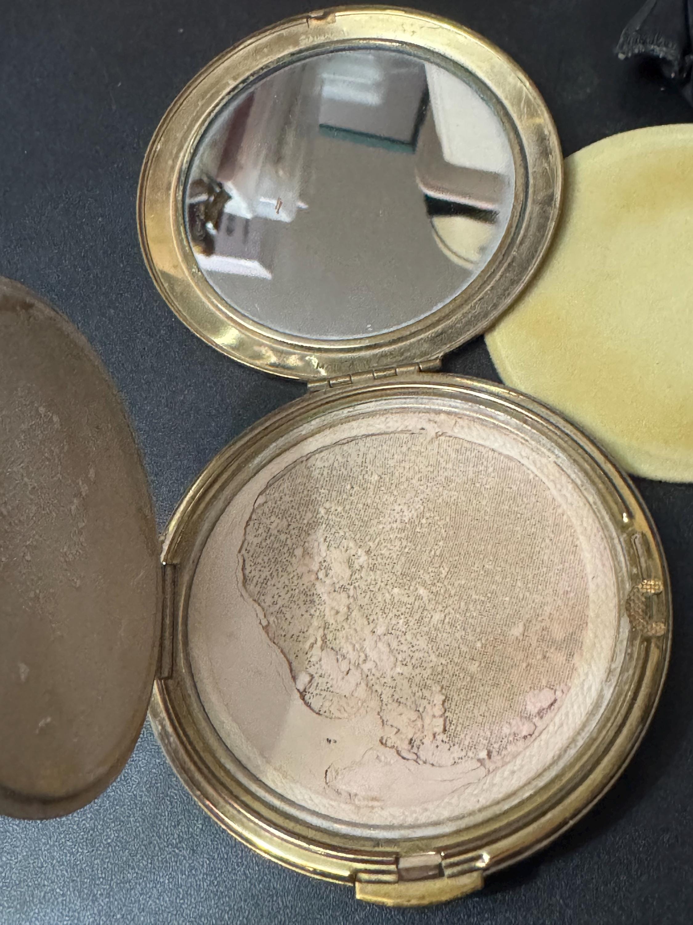 KIGU Vintage floral gold tone powder compact mirror with sifter mid century cosmetics case