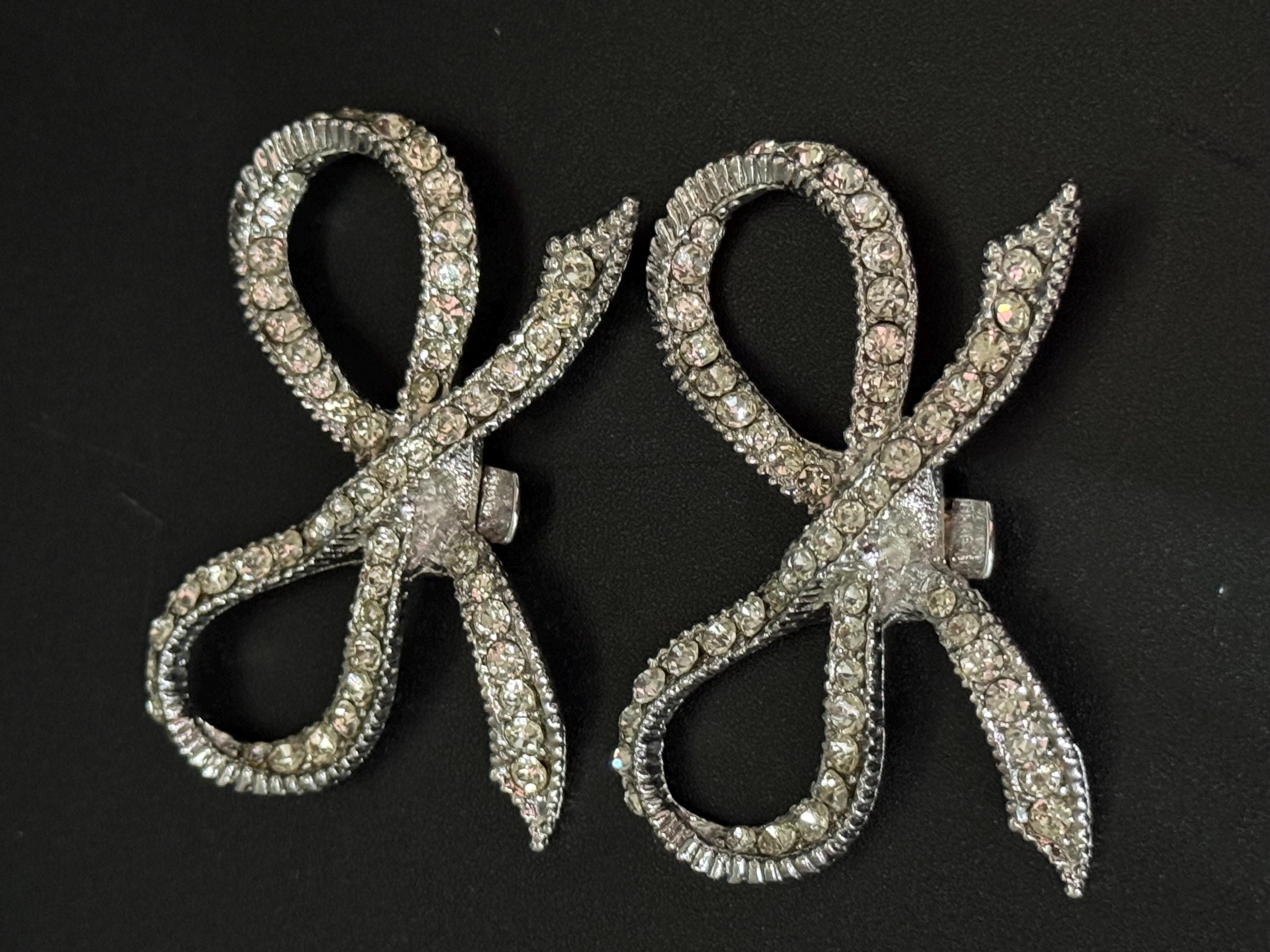 vintage Swarovski rhinestone pair of silver tone bow shoe or dress clip clear Glass diamanté paste 6cm wide