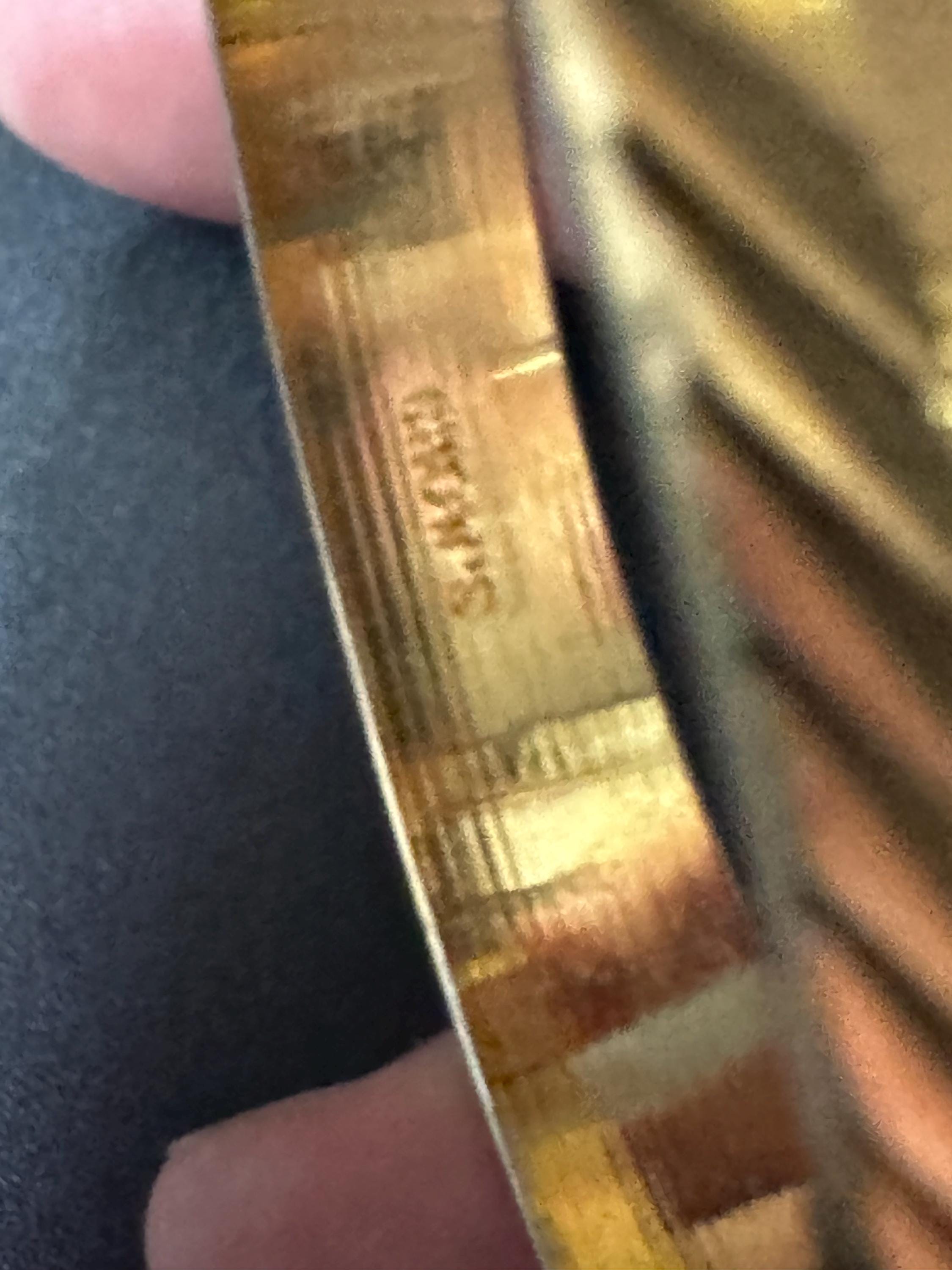 1980s chows Retro Vintage Stamped Gold-tone Hinged Bangle Bracelet