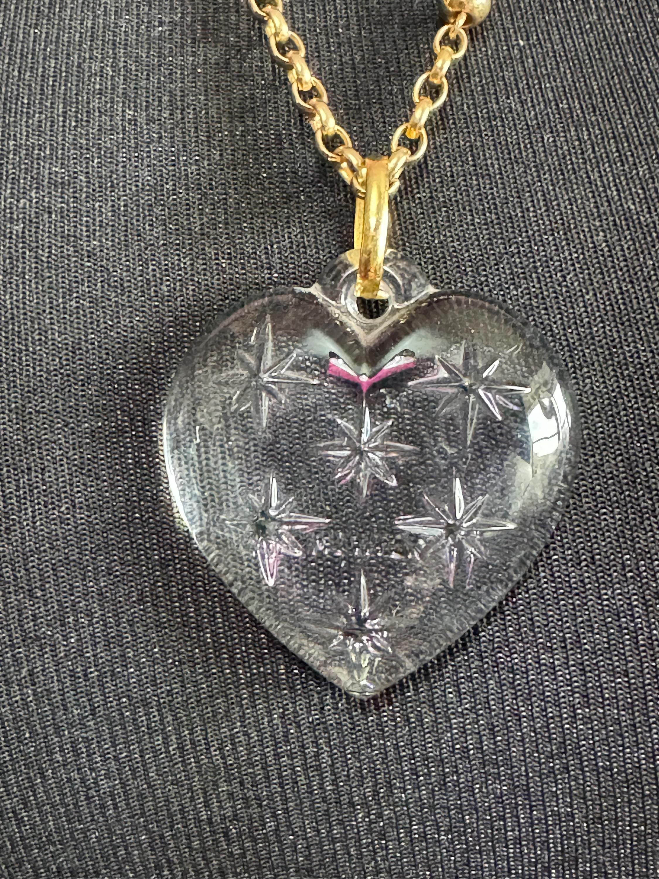 Signed movitex Vintage modernist gold tone pressed glass heart and stars pendant necklace 68cm chain